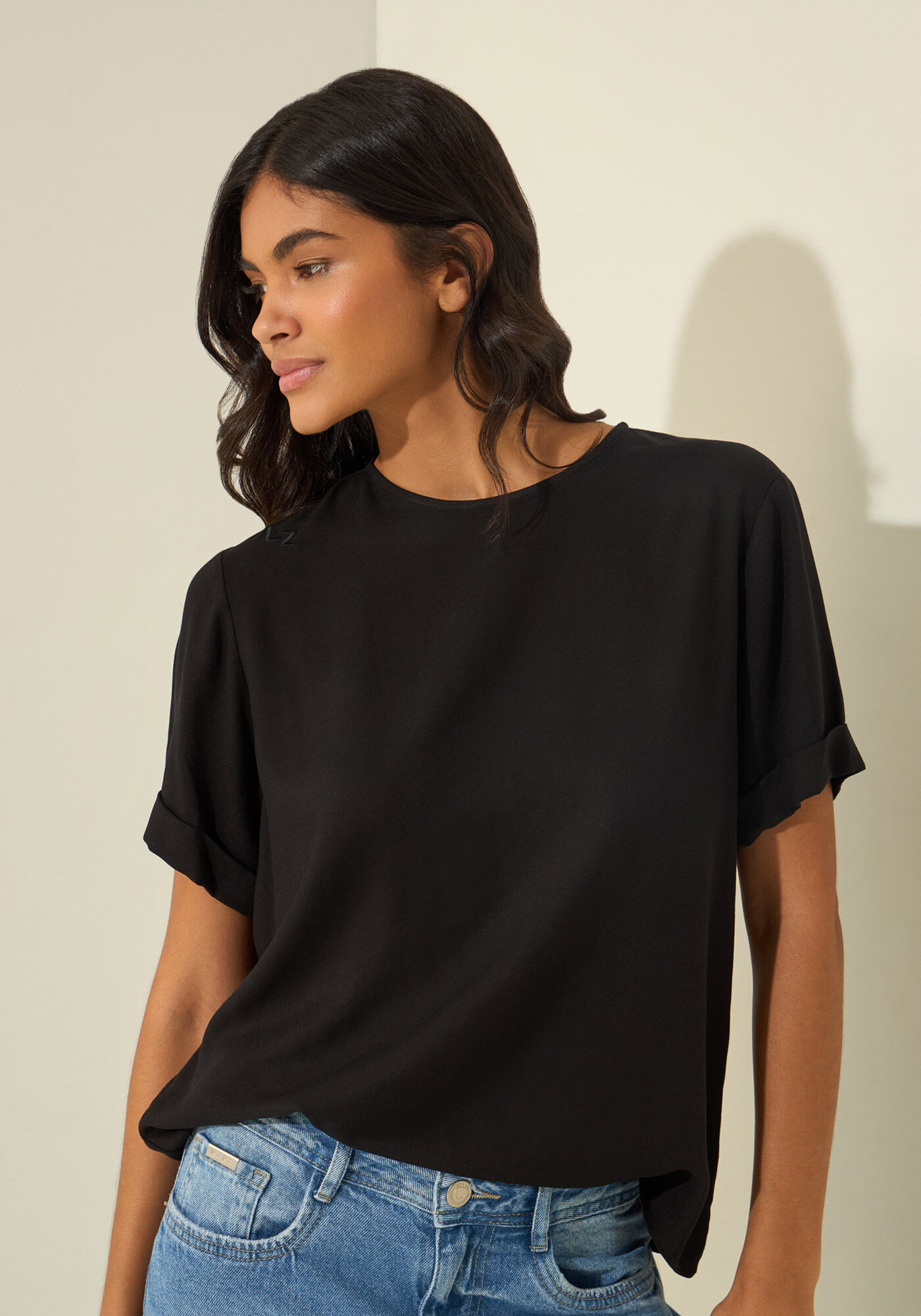 Blusa De Mangas Curtas Com Bordado Localizado Essential, PRETO, large.