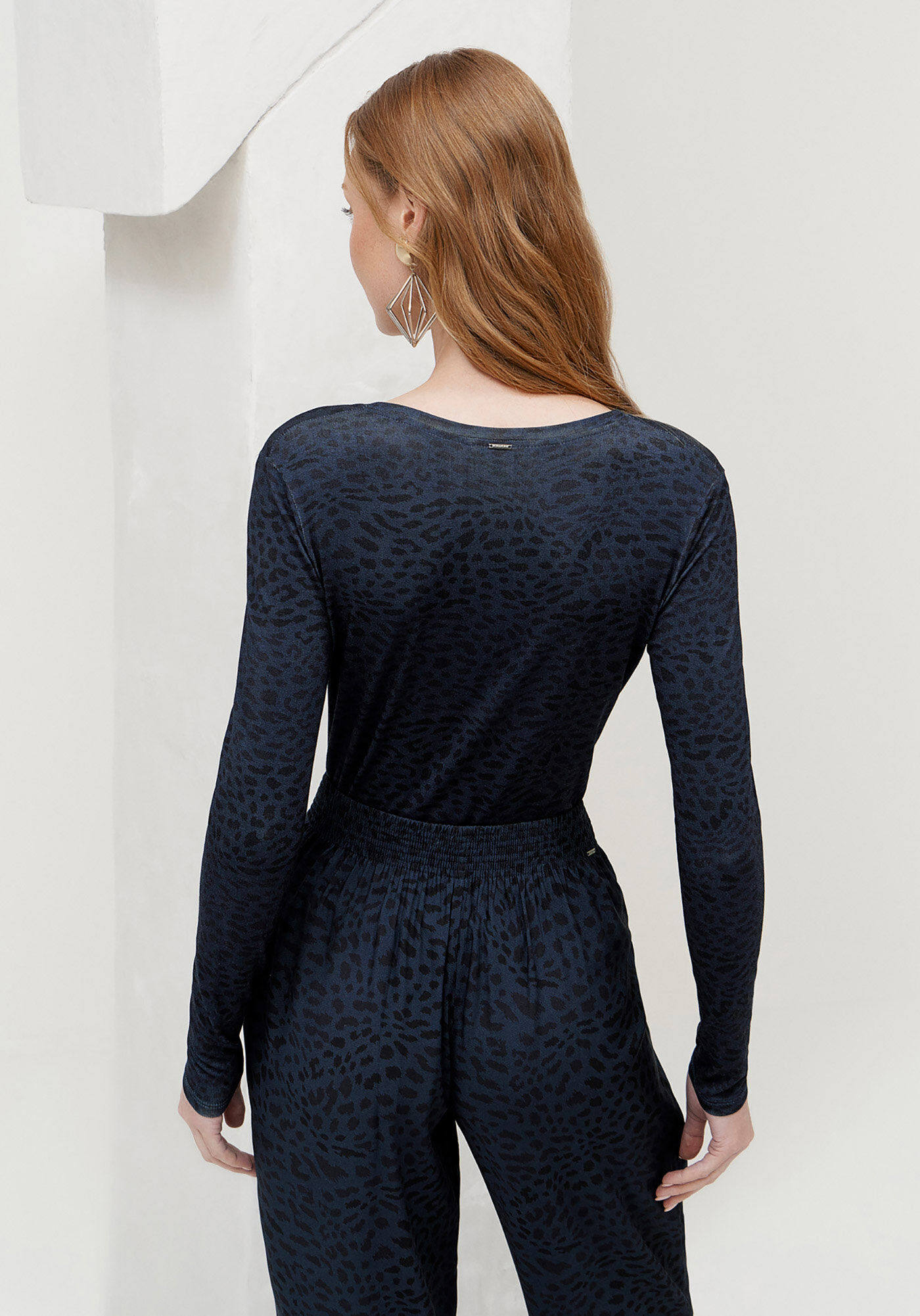 Blusa Manga Longa em Malha Viscose com Decote V, , large.