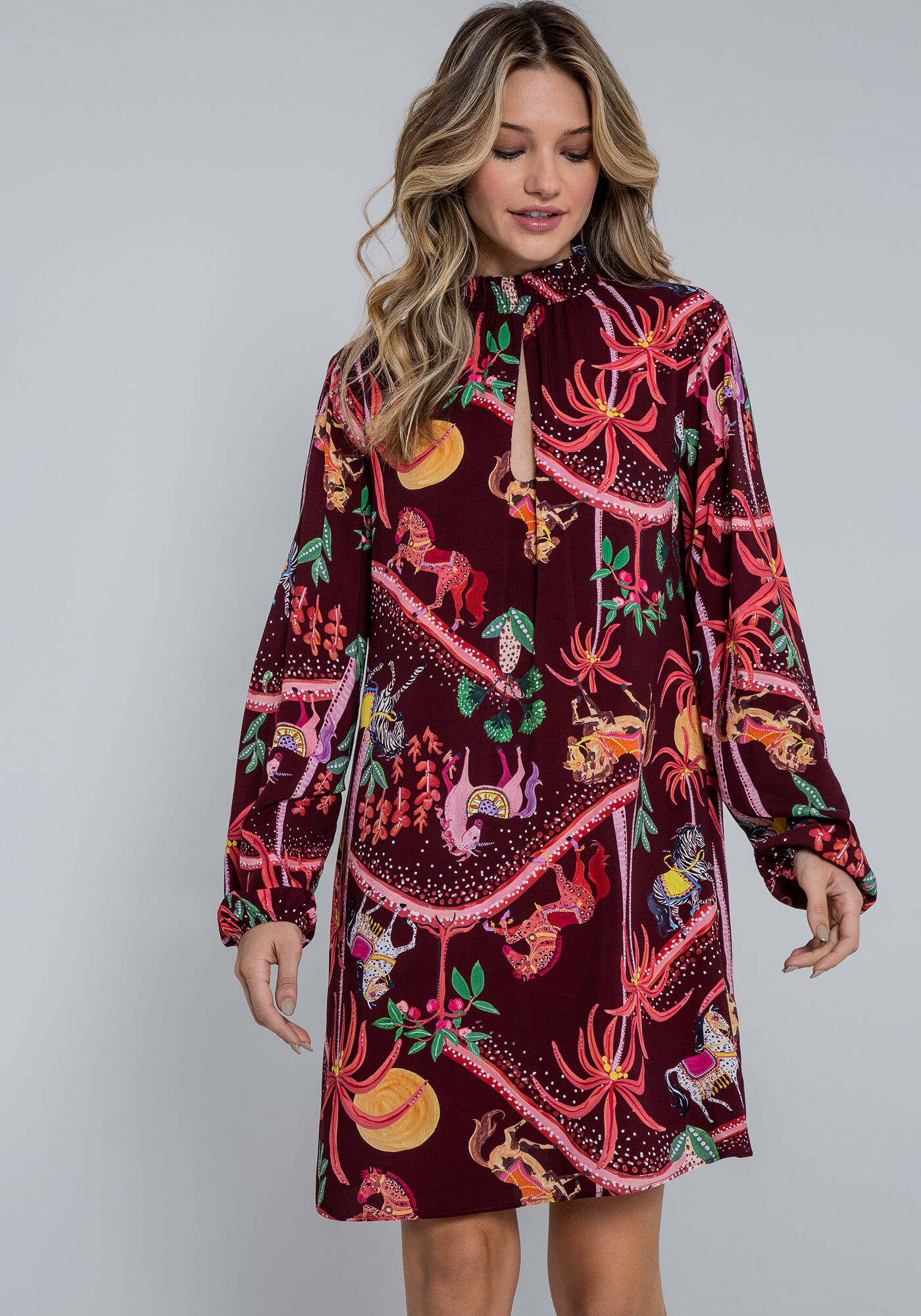Vestido Manga Longa em Viscose com Gola Lastex Lez a Lez
