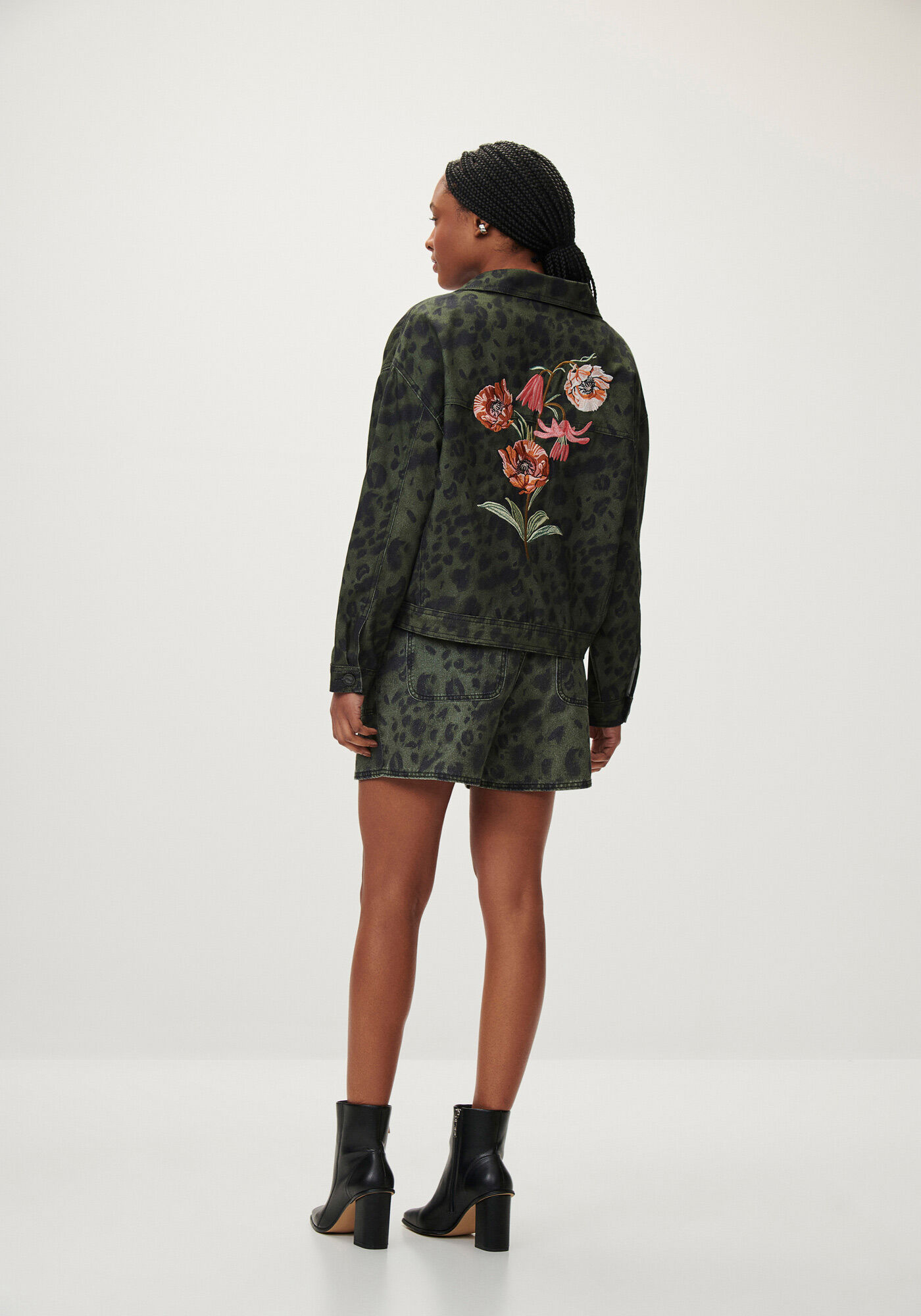 Jaqueta Sarda Animal Print com Bordado Flores, FOREST, large.