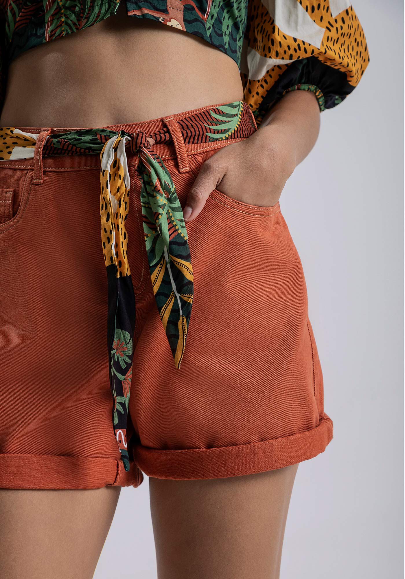 Bermuda Sarja Boyfriend Venice com Faixa, MARROM OXIDO, large.