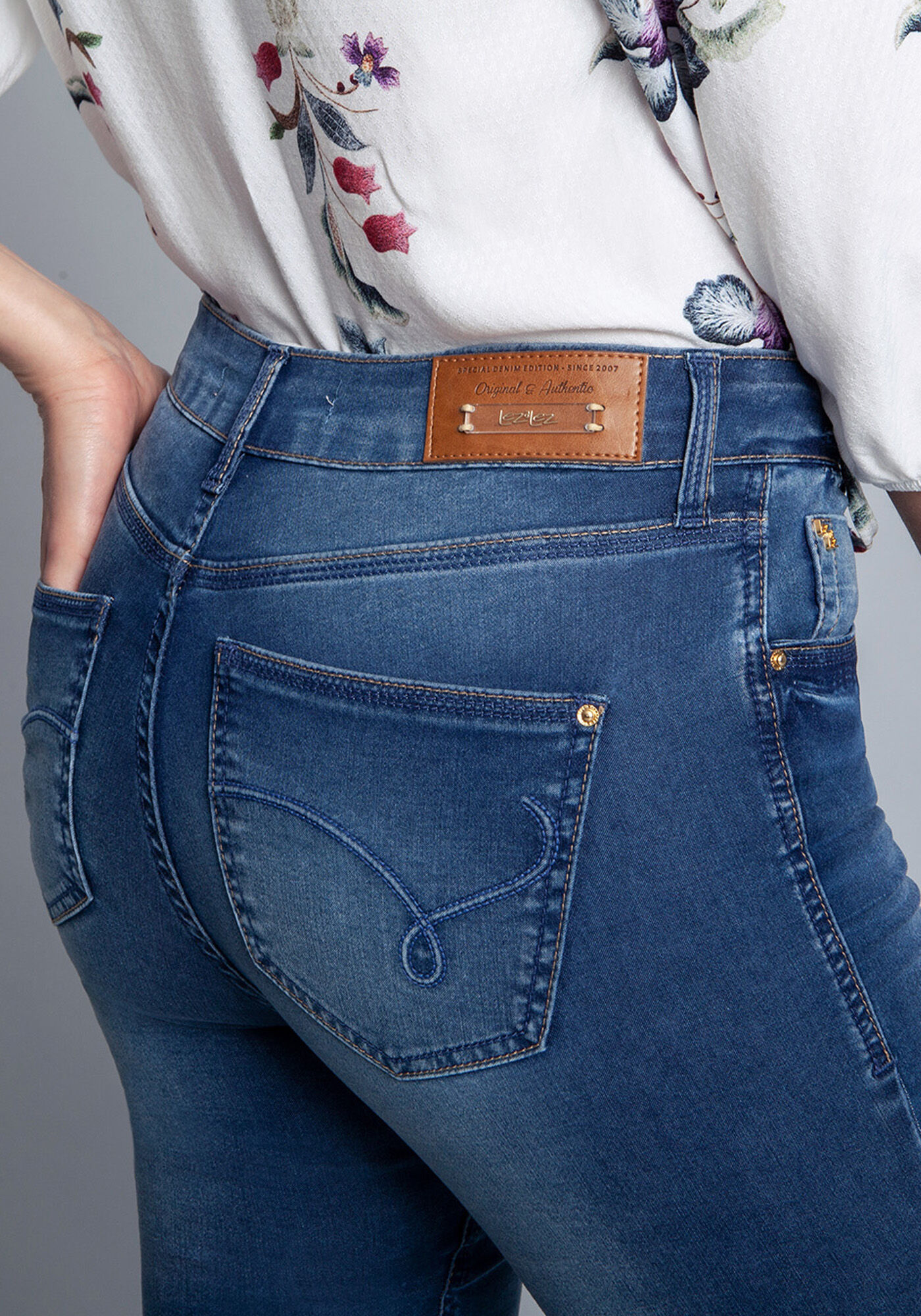 Cal&ccedil;a Jeans Com Elastano Bali, , large.