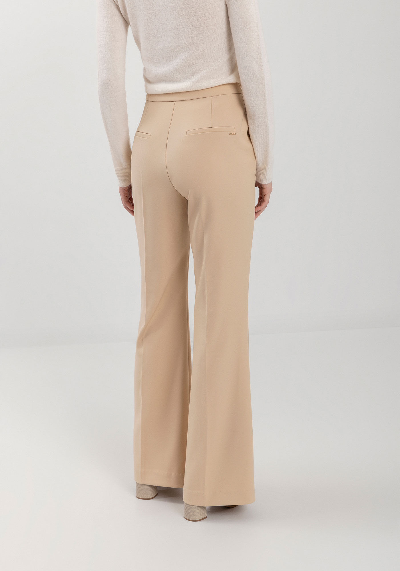 Cal&ccedil;a Flare Em Alfaiataria Com Bolsos E Cintura M&eacute;dia, , large.