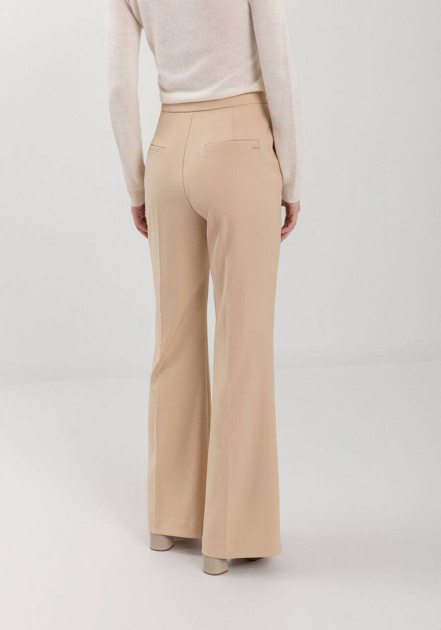 Calça Flare Em Alfaiataria Com Bolsos E Cintura Média, . Calça Flare Em Alfaiataria Com Bolsos E Cintura Média, , large.