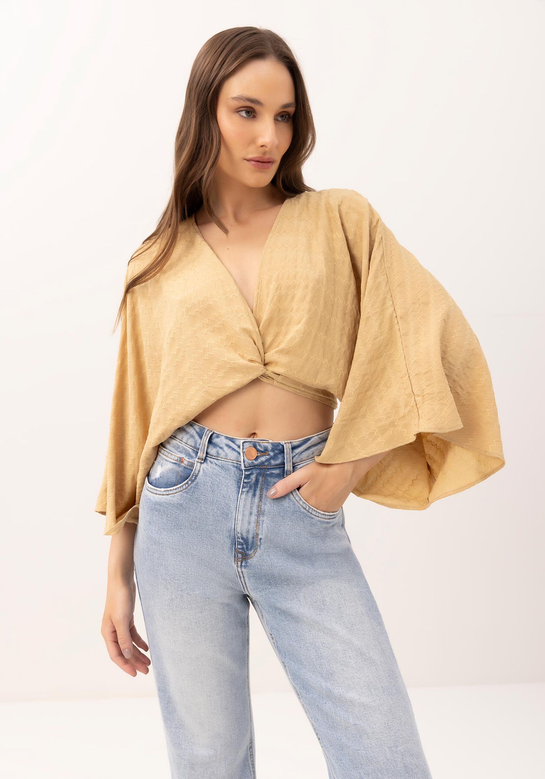 Blusa Manga 3/4 Transpassada em Jacquard com Amarração, . Blusa Manga 3/4 Transpassada em Jacquard com Amarração, , large.