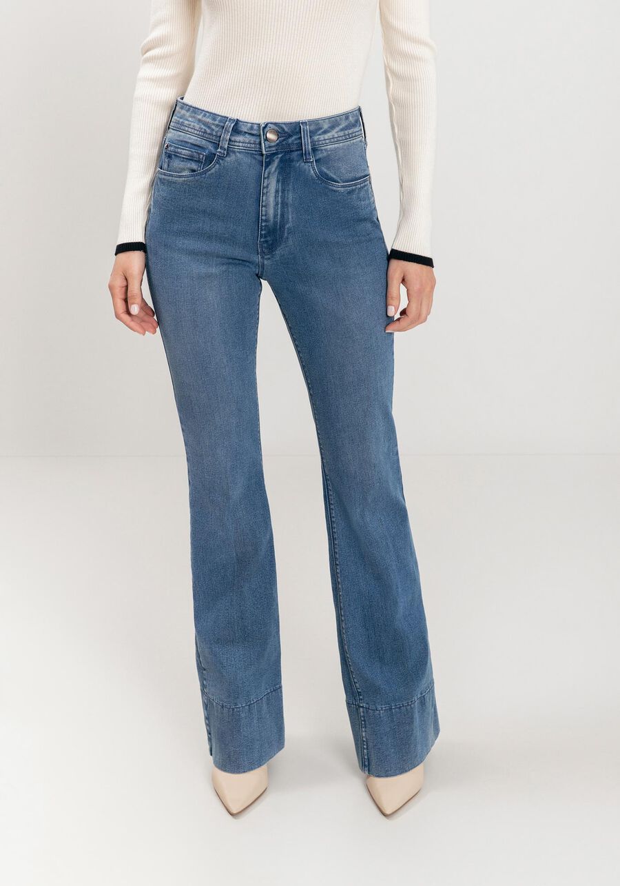Calça Jeans Flare Com Cintura Alta E Bolsos Funcionais, . Calça Jeans Flare Com Cintura Alta E Bolsos Funcionais, , large.