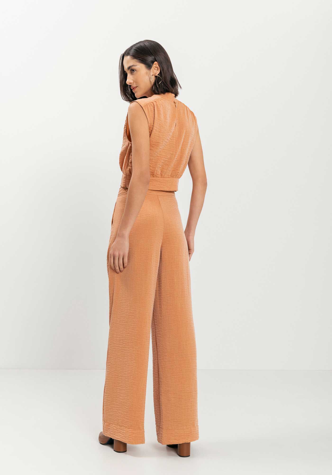 Cal&ccedil;a Reta Com Cintura Alta E Bot&atilde;o Forrado, , large.