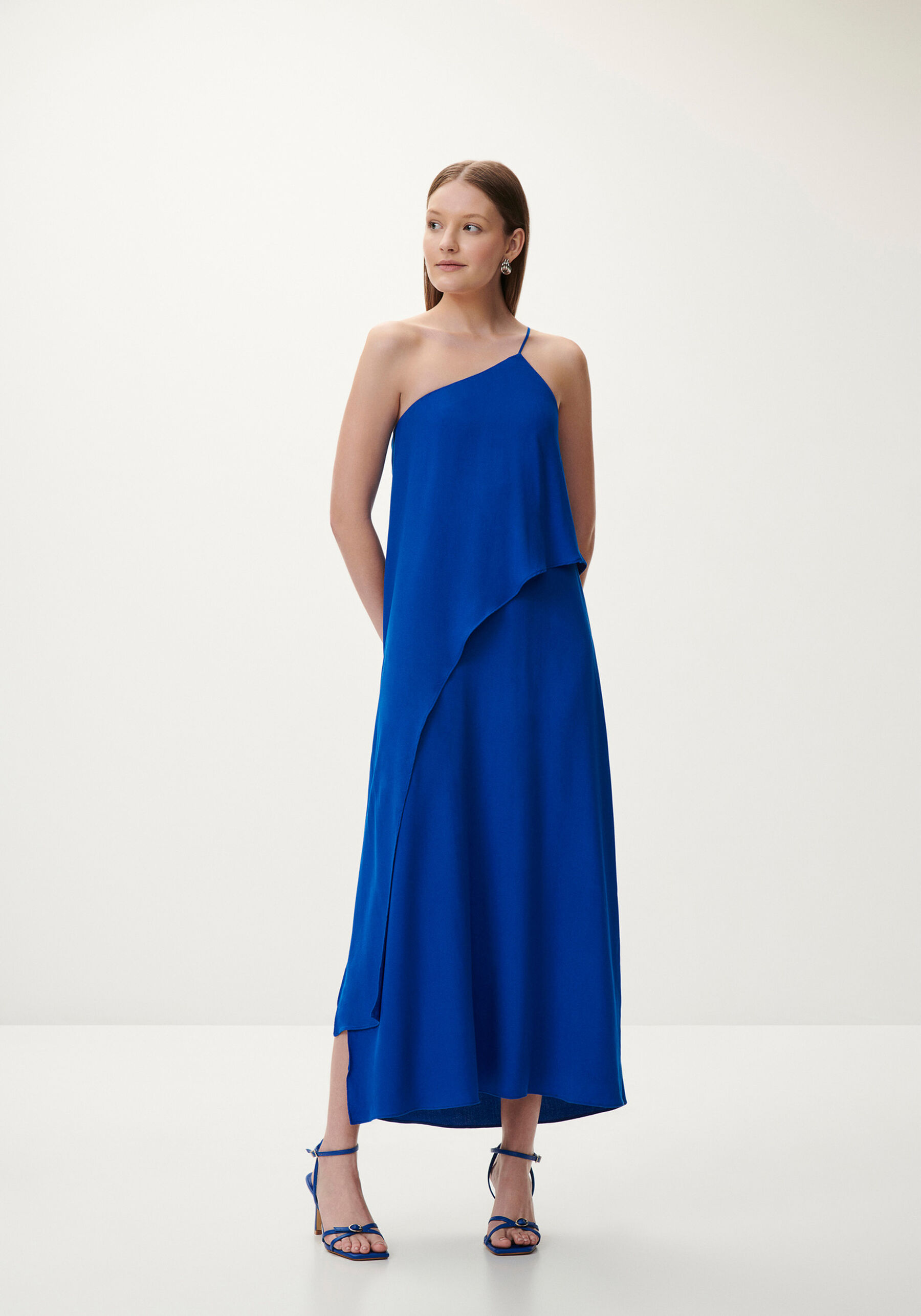 Vestido Midi Ombro Só em Crepe com Babado, AZUL BLUE BELL. Vestido Midi Ombro Só em Crepe com Babado, AZUL BLUE BELL, large.