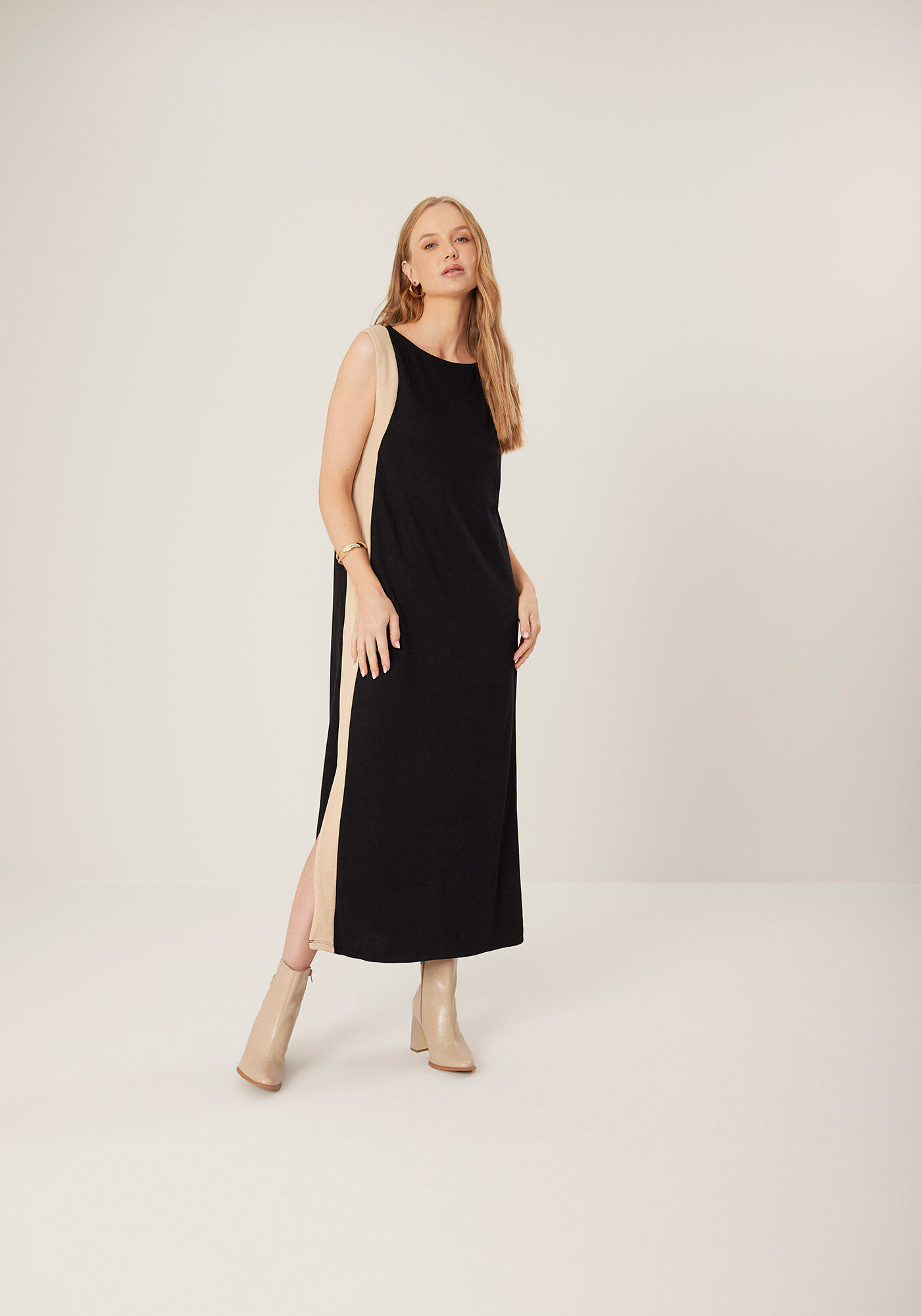 Vestido Midi Ch&aacute; Em Malha Canelada Com Recortes Laterais, , large.