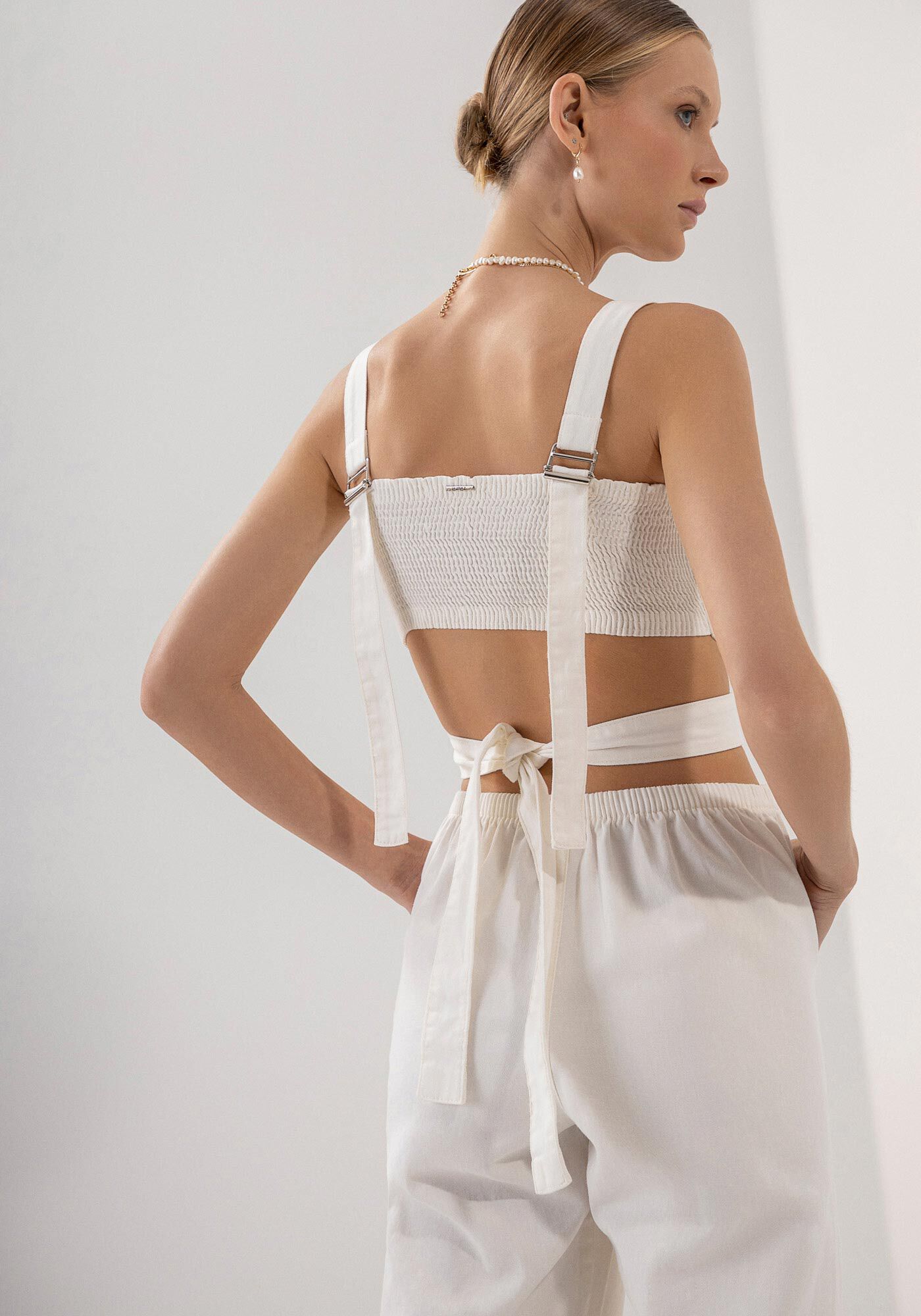 Macac&atilde;o Longo Sarja com Cut Out e Amarra&ccedil;&atilde;o, BRANCO OFF WHITE, large.