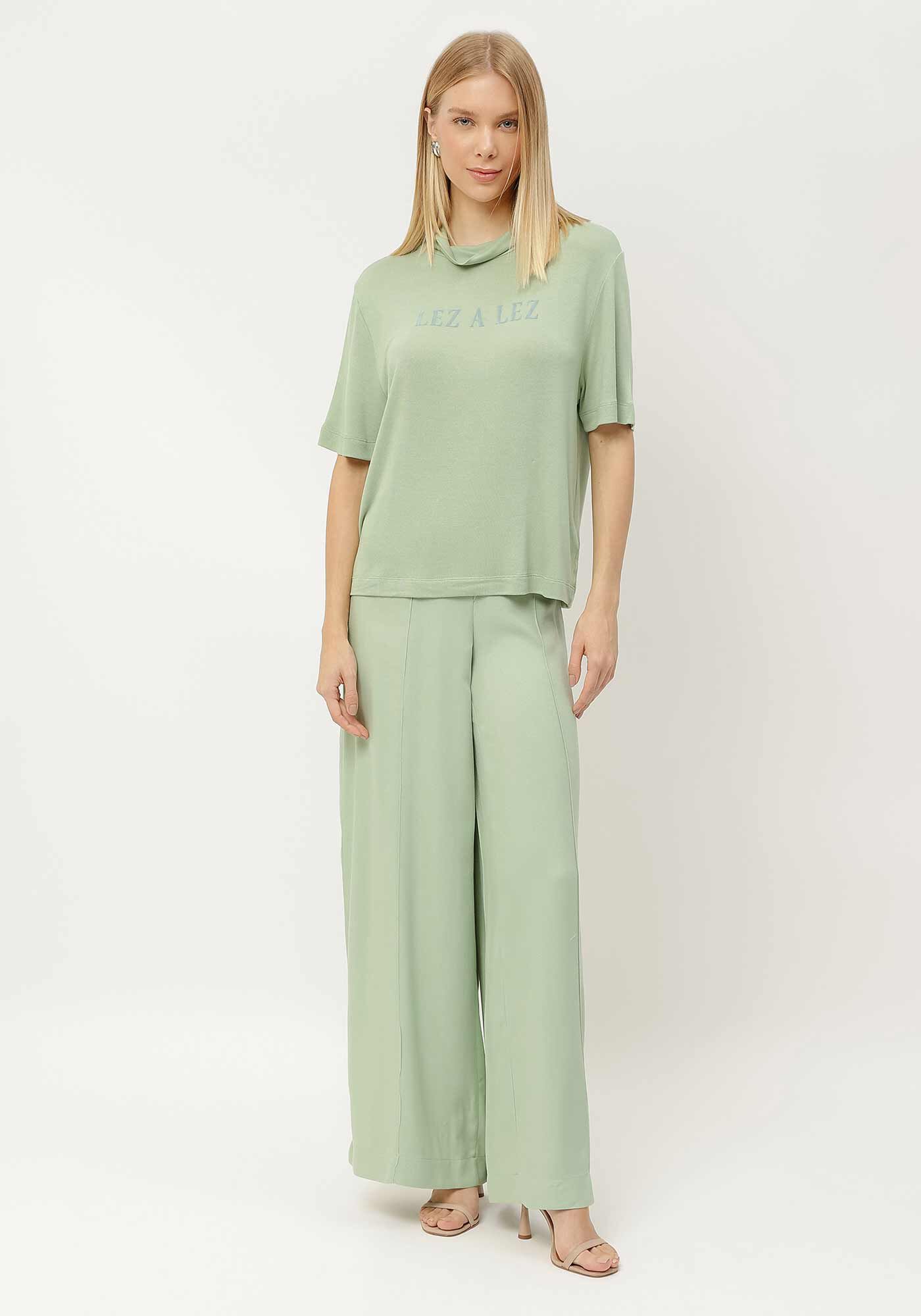 T-shirt em Malha Leve com Gola Alta, , large.