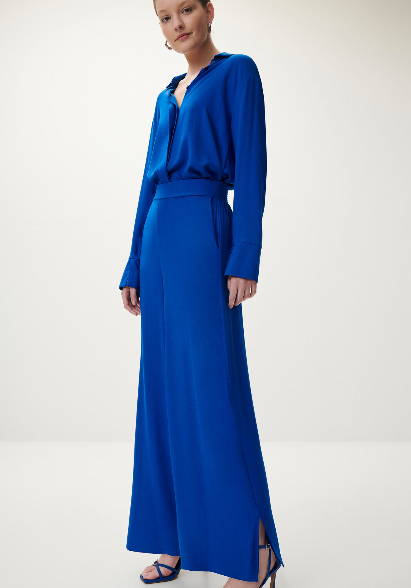 Cal&ccedil;a Reta Ampla em Crepe com Cintura M&eacute;dia, AZUL BLUE BELL, large.