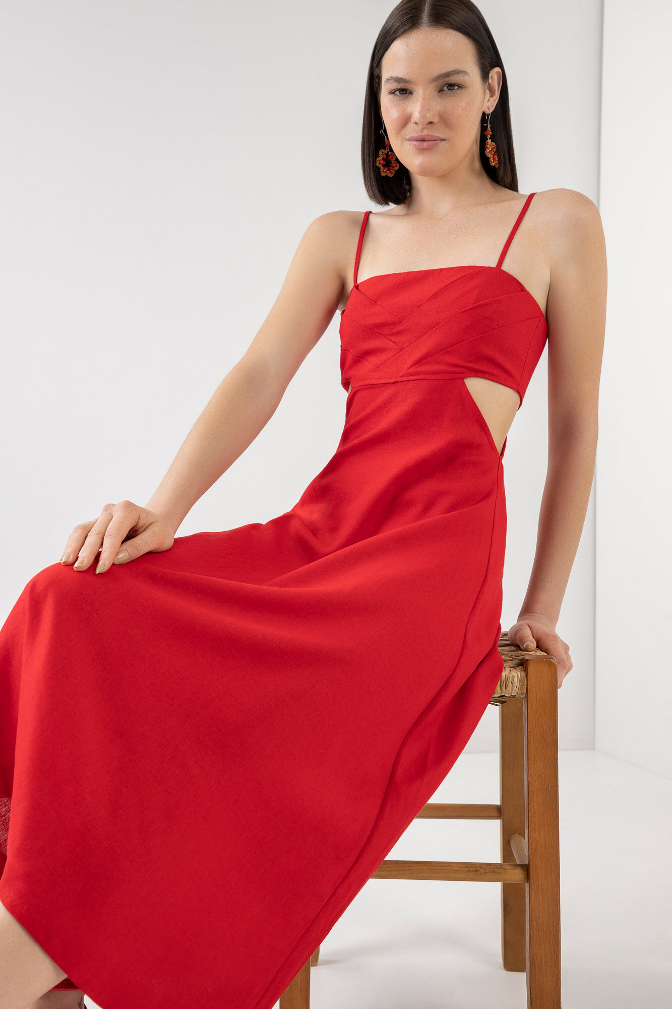 Vestido Midi em Linho com Pregas Busto Lez a Lez
