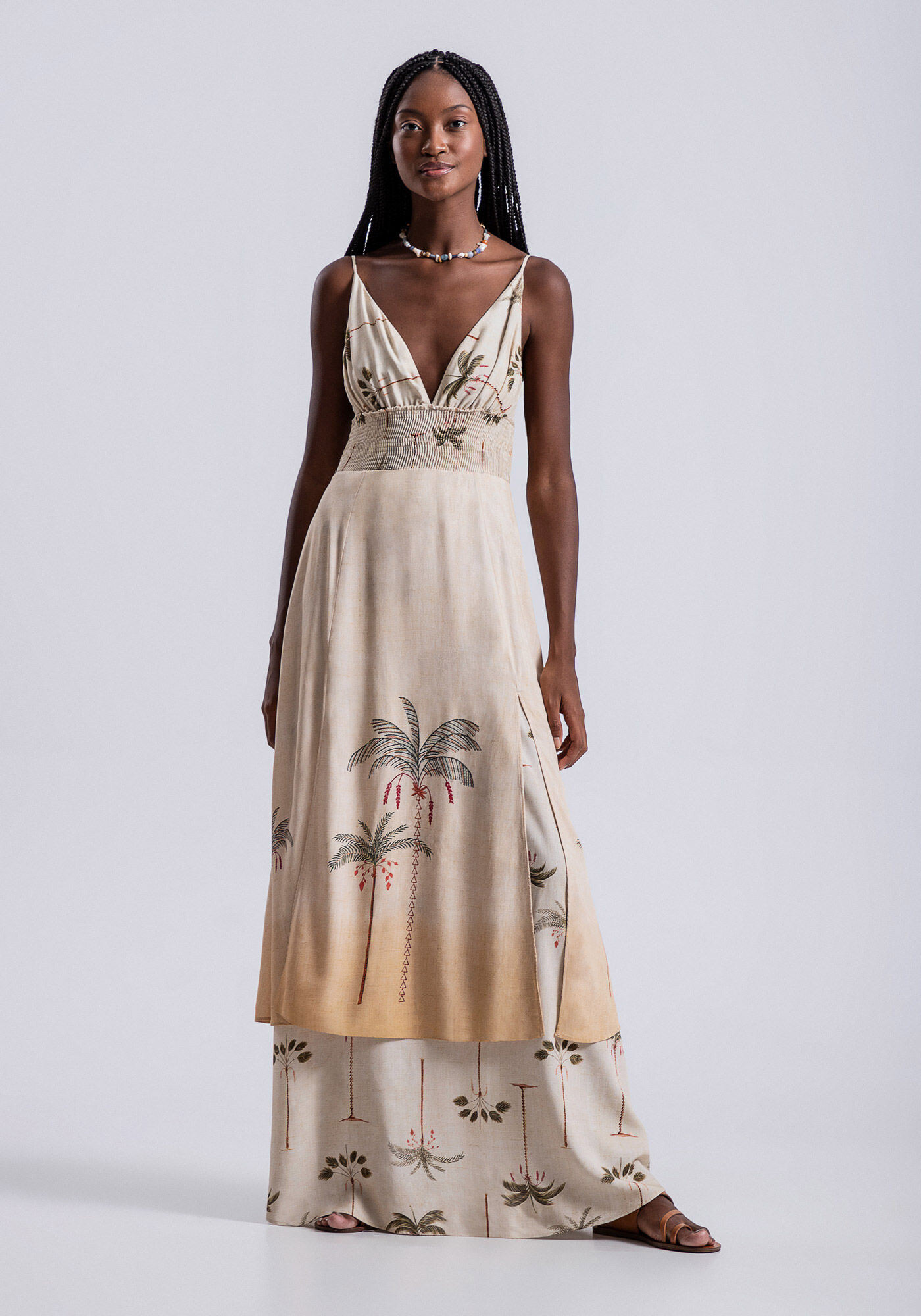 Vestido com Al&ccedil;as Longo em Viscose com Babado Sobreposto, , large.