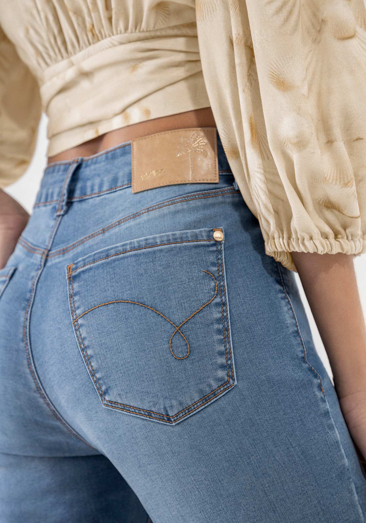 Cal&ccedil;a Jeans Flare Super Alta Every Day, , large.