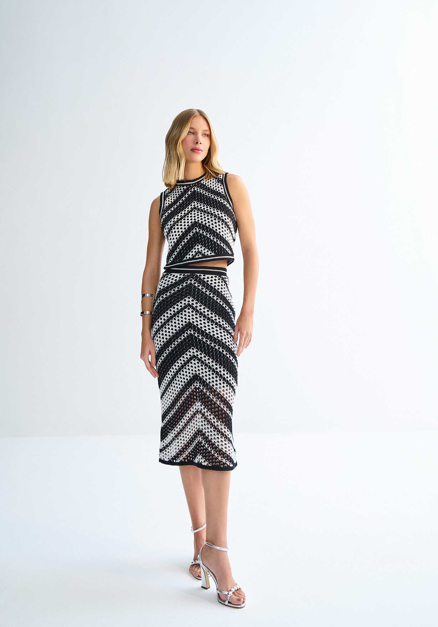 Blusa Cropped em Tric&ocirc; Bicolor, PRETO REATIVO, large.