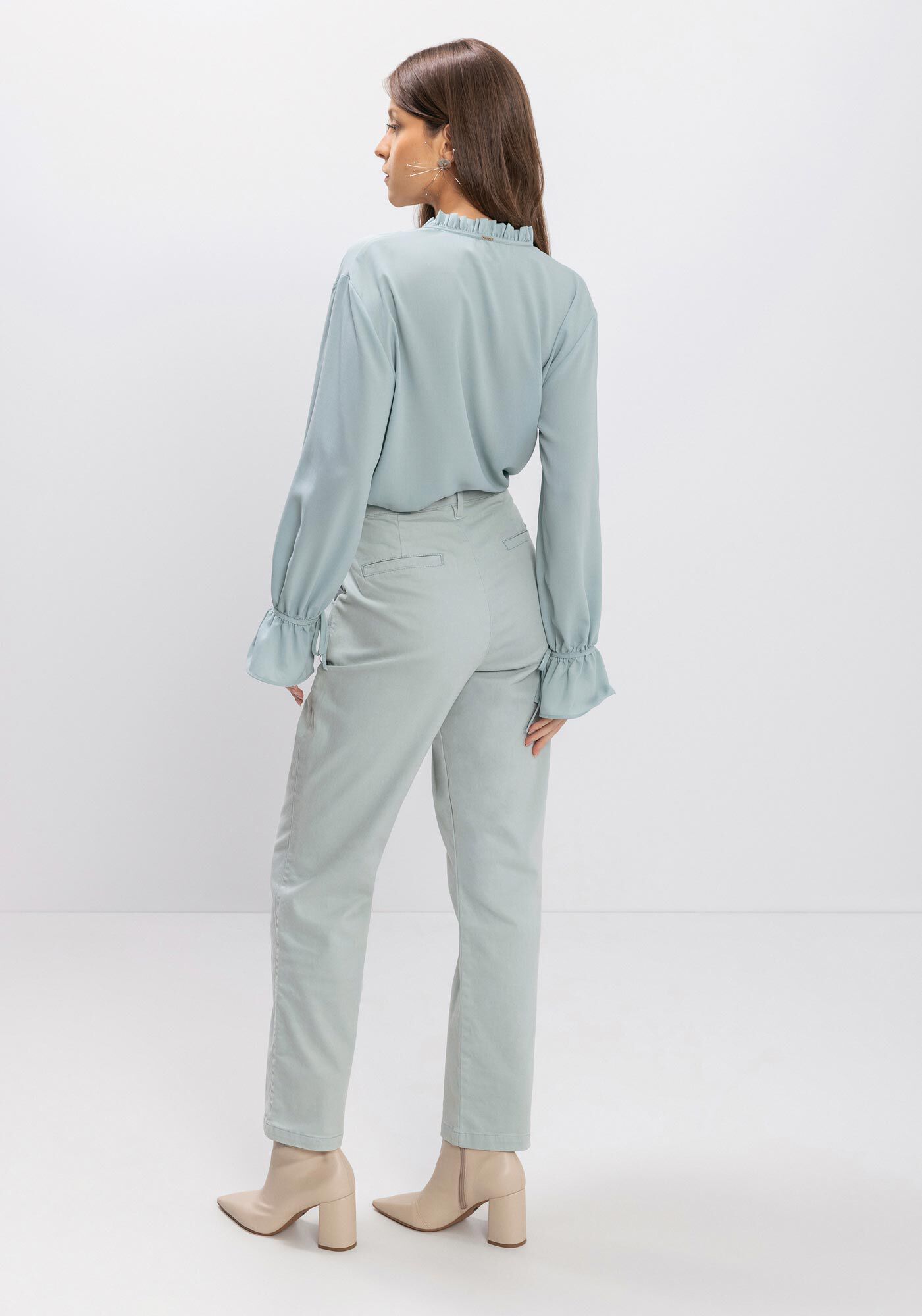 Cal&ccedil;a Slim Cropped Com Cintura Alta Em Sarja Com Elastano, , large.