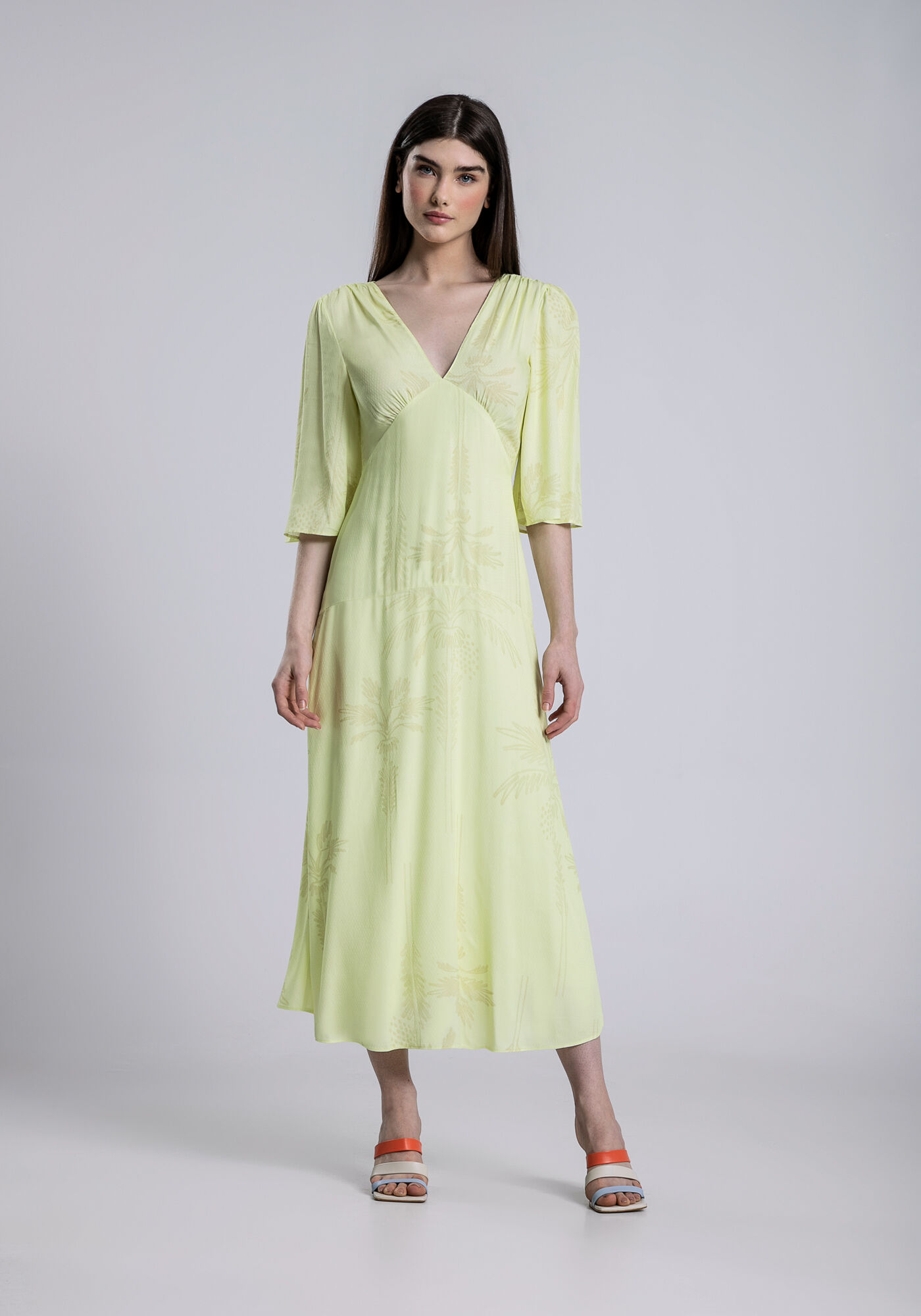 Vestido Midi em Viscose com Mangas 3/4 Amplas, DENDE, large.