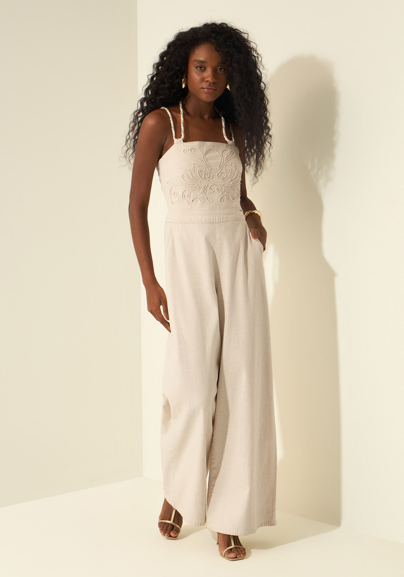 Macac&atilde;o Longo Com Bordado Em Sarja Com Linho, NATURAL, large.