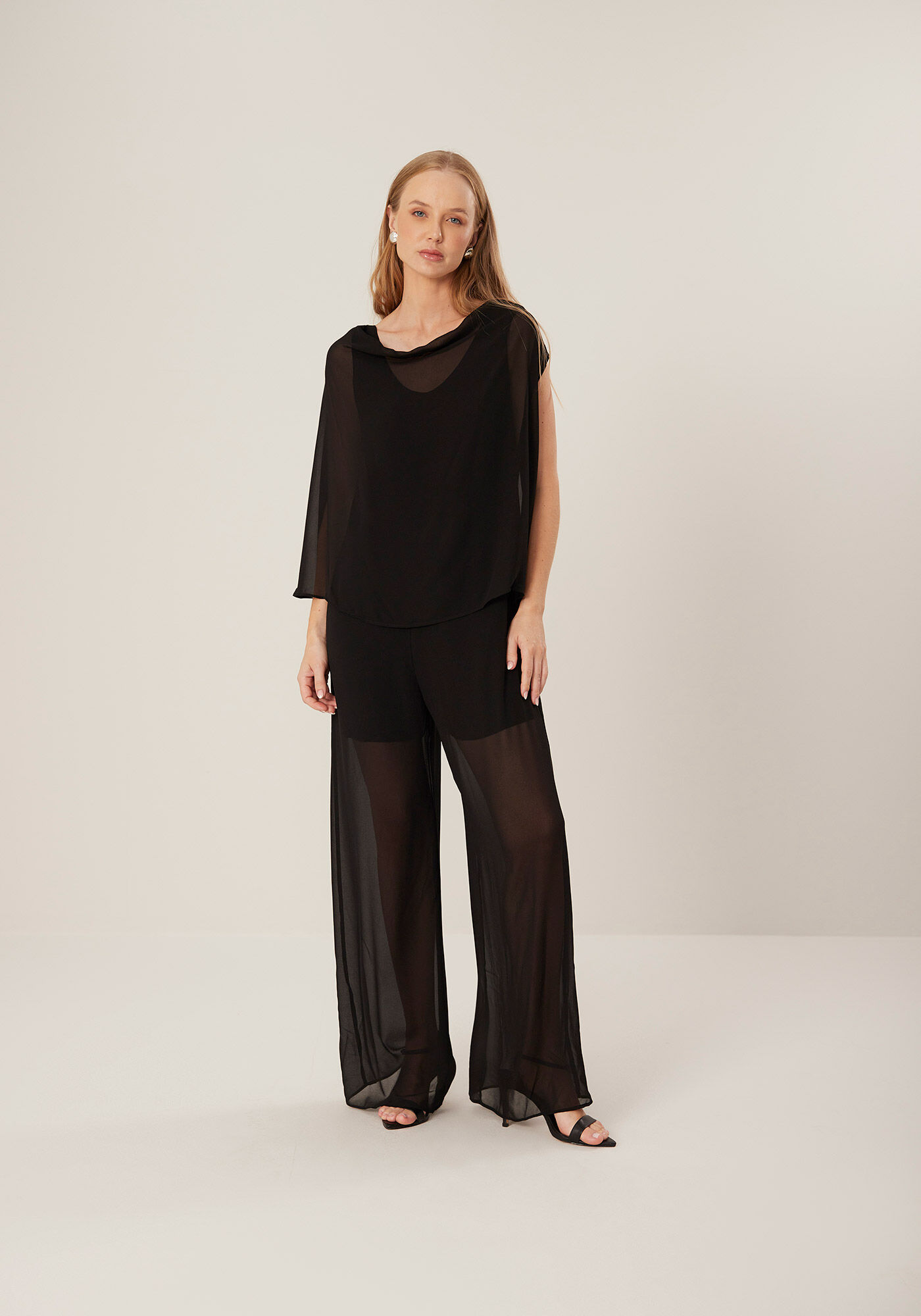 Macac&atilde;o Longo Com Sobreposi&ccedil;&atilde;o Em Crepe Com Toque De Seda, PRETO, large.