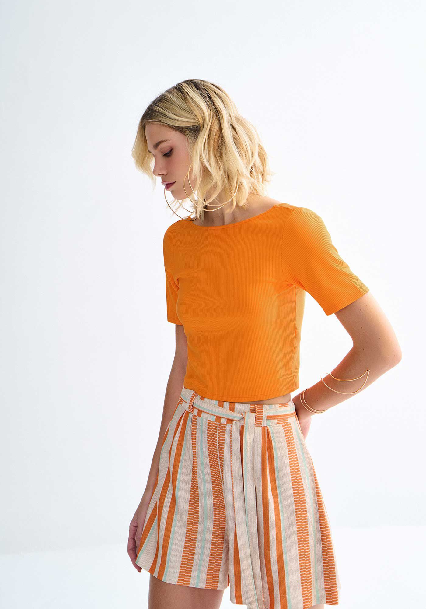 Blusa Presente&aacute;vel Manga Curta Canelada Costas Cavadas, , large.