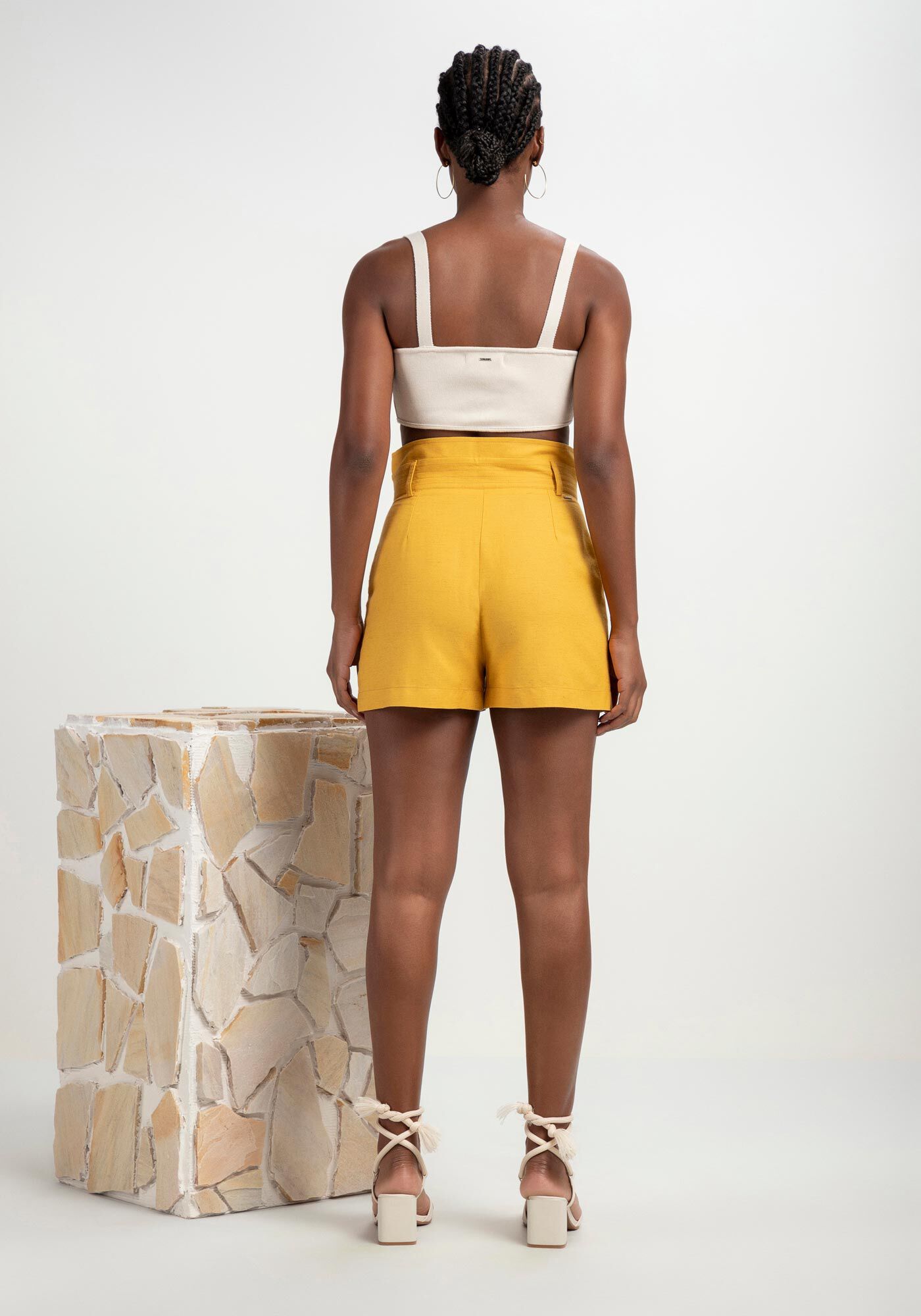 Shorts cintura alta combina com shop que blusa