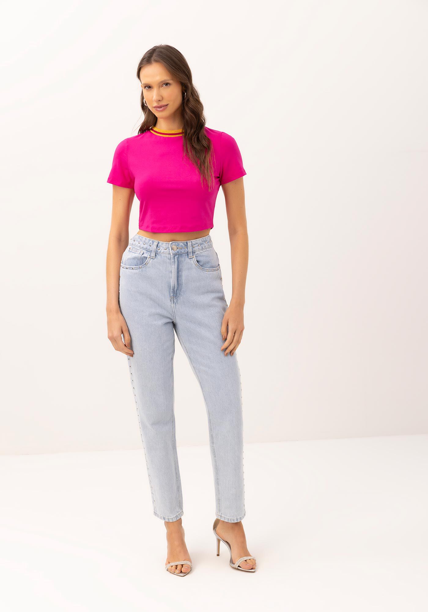 Blusa Manga Curta Cropped em Malha com Retil&iacute;nea Decote, , large.