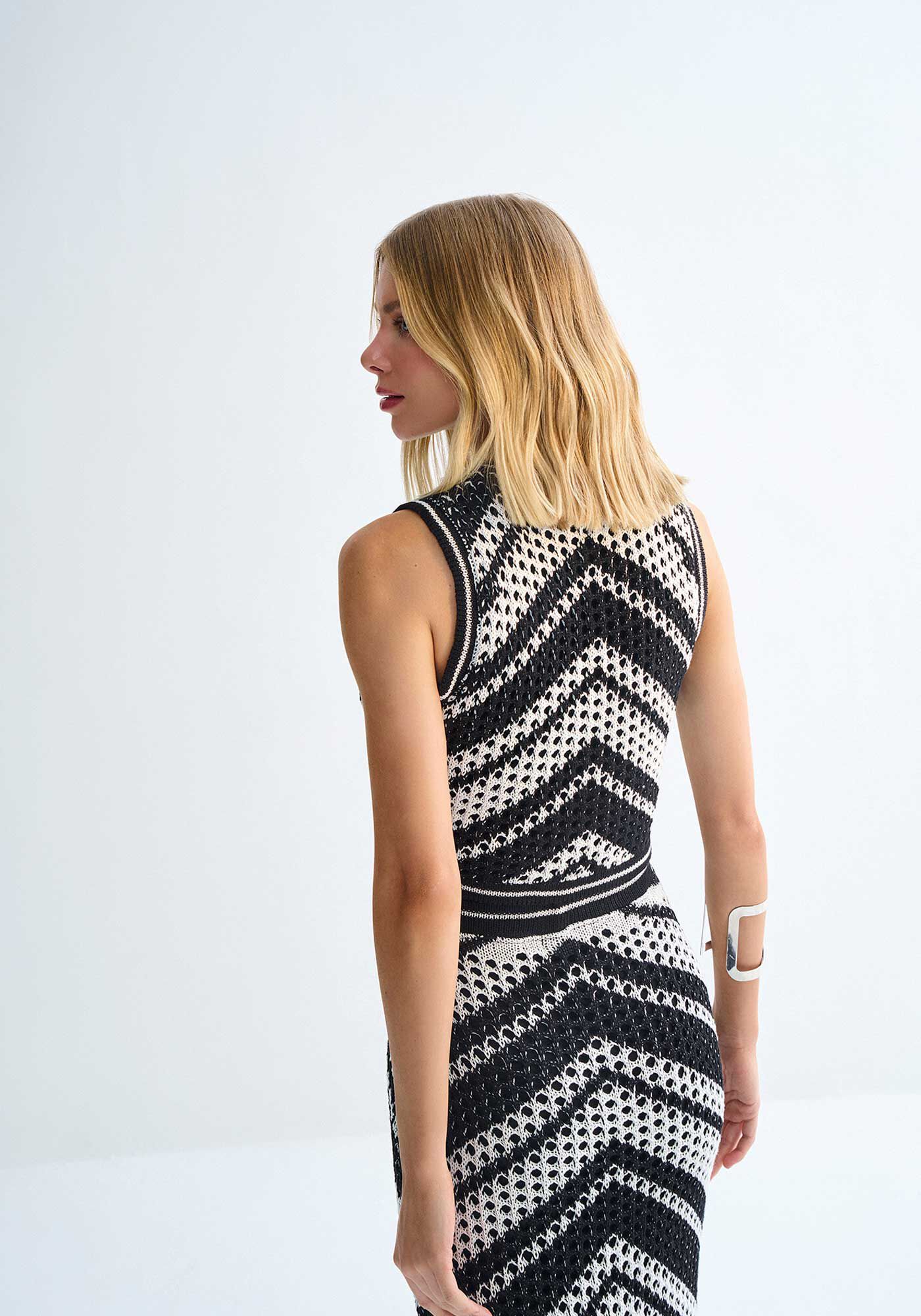 Blusa Cropped em Tric&ocirc; Bicolor, PRETO REATIVO, large.