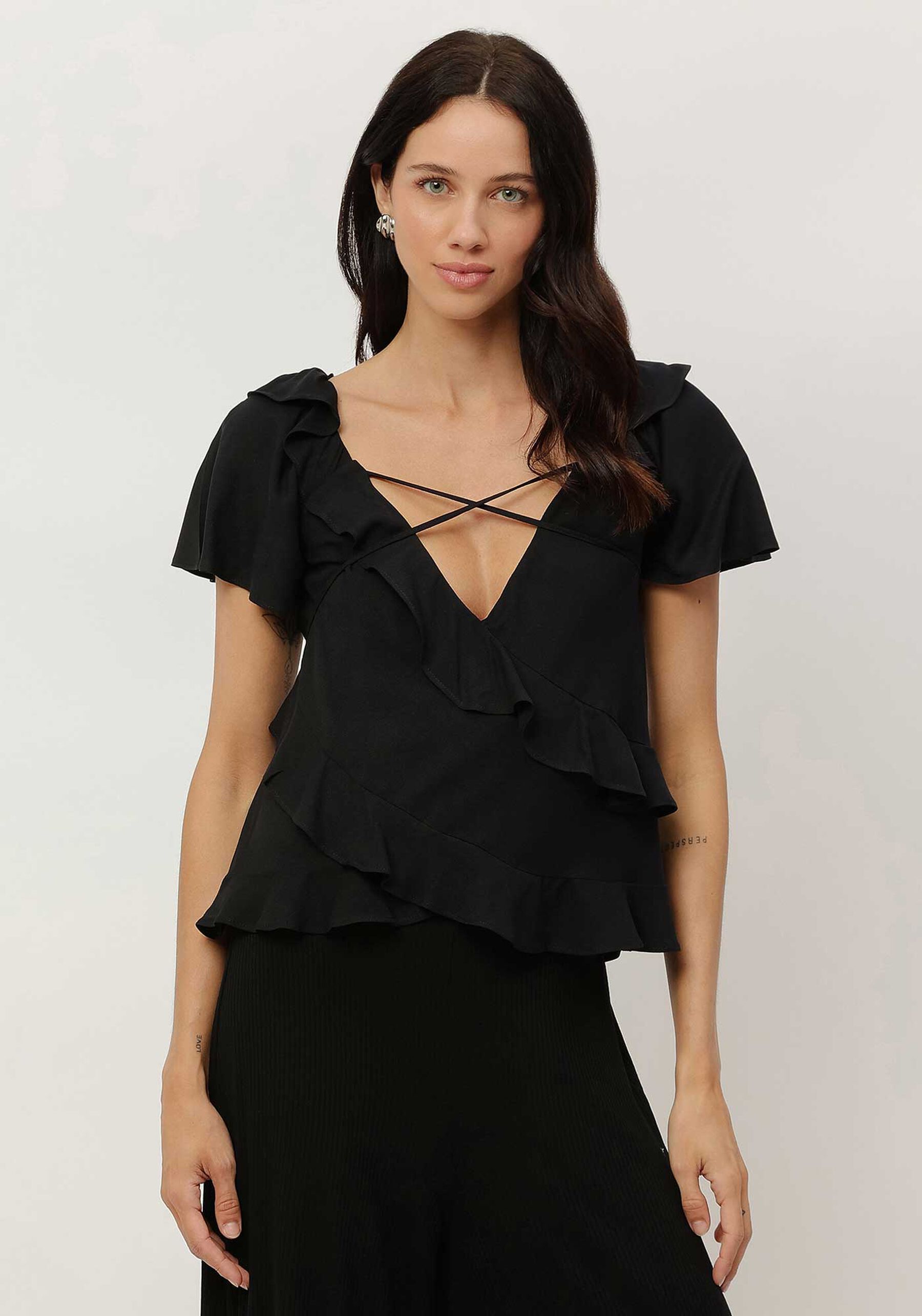 Blusa em Crepe com Babados e Amarração, . Blusa em Crepe com Babados e Amarração, , large.