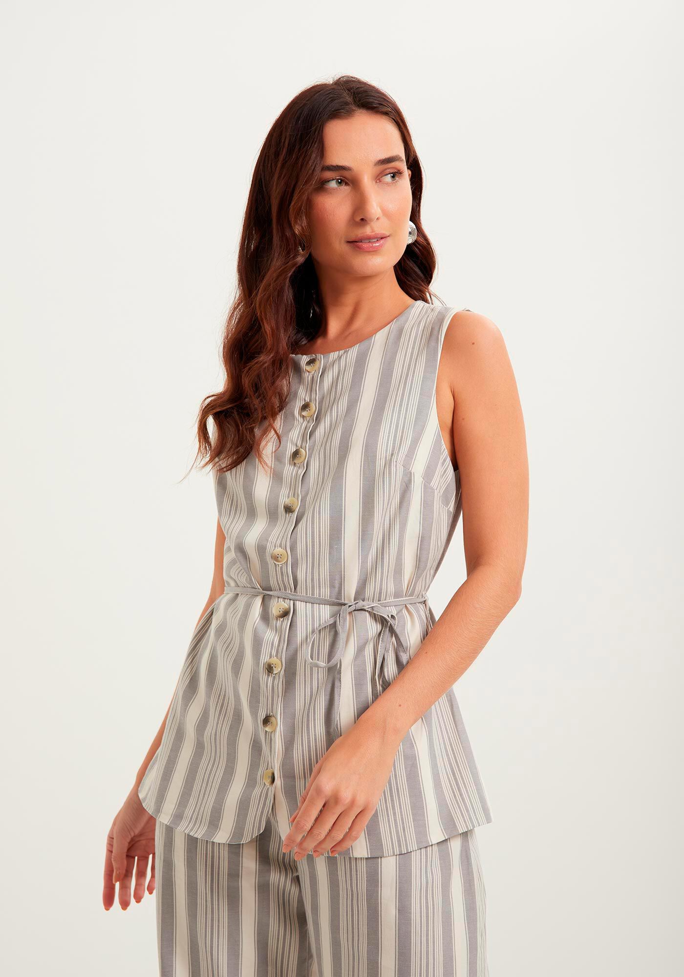 Blusa Sem Mangas Em Algod&atilde;o Com Bot&otilde;es Frontais, , large.