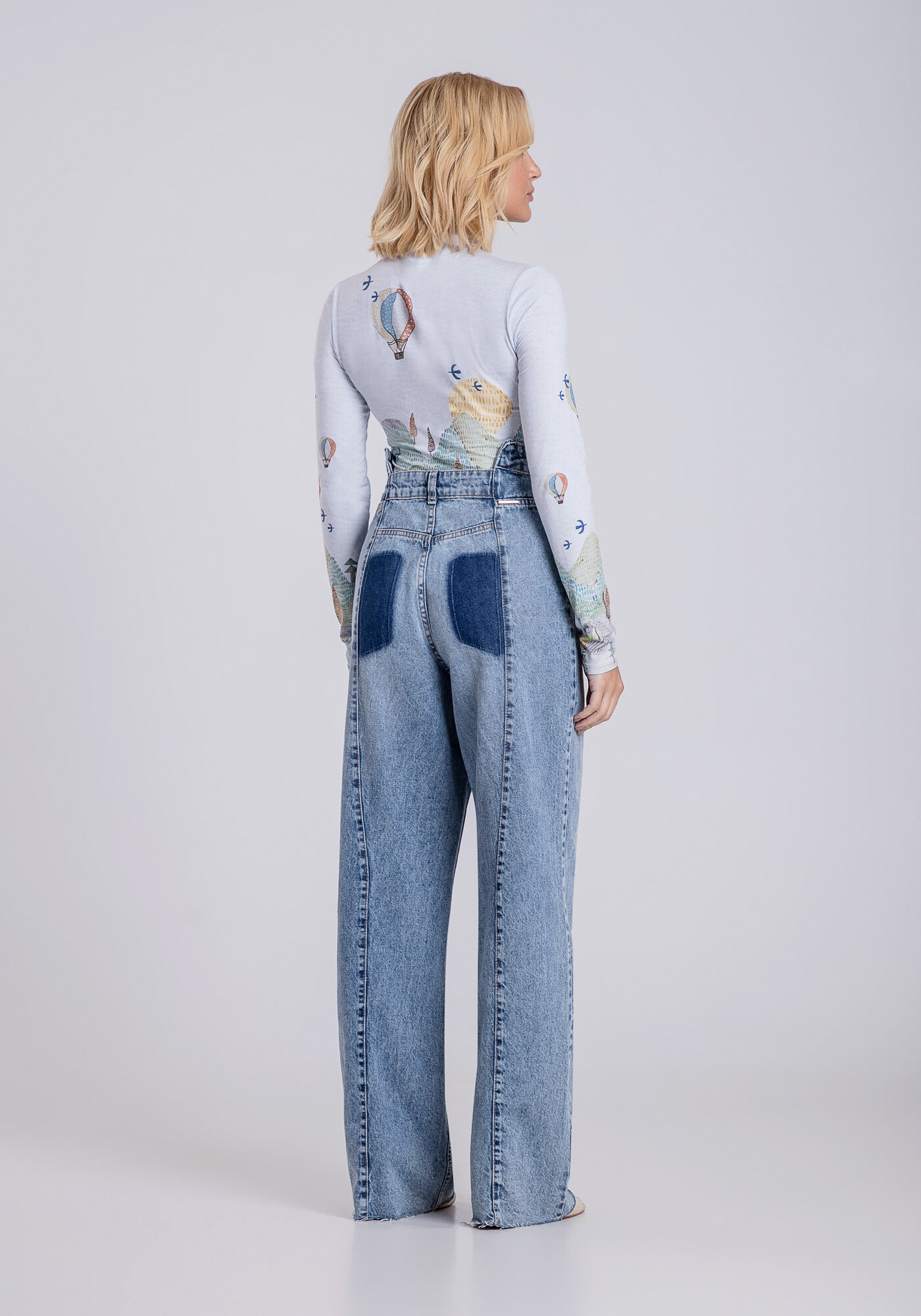 Blusa Estampada com Gola Alta Lez a Lez