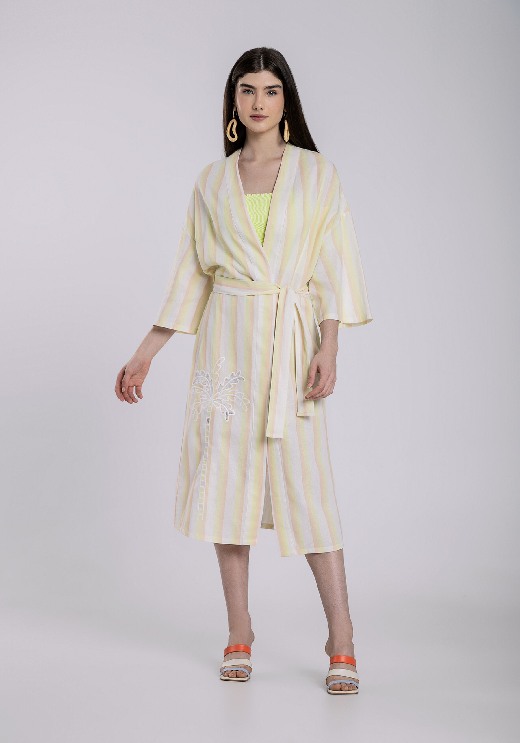 Kimono Alongado em Linho com Bordado, . Kimono Alongado em Linho com Bordado, , large.