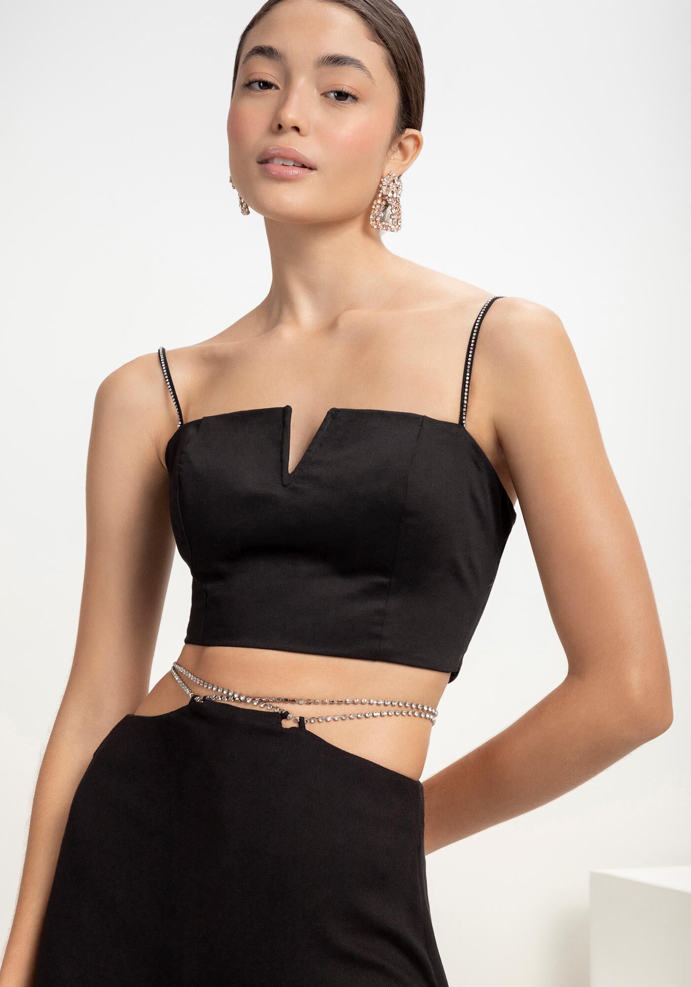 Blusa Cropped em Tecido Acetinado com Strass, , large.