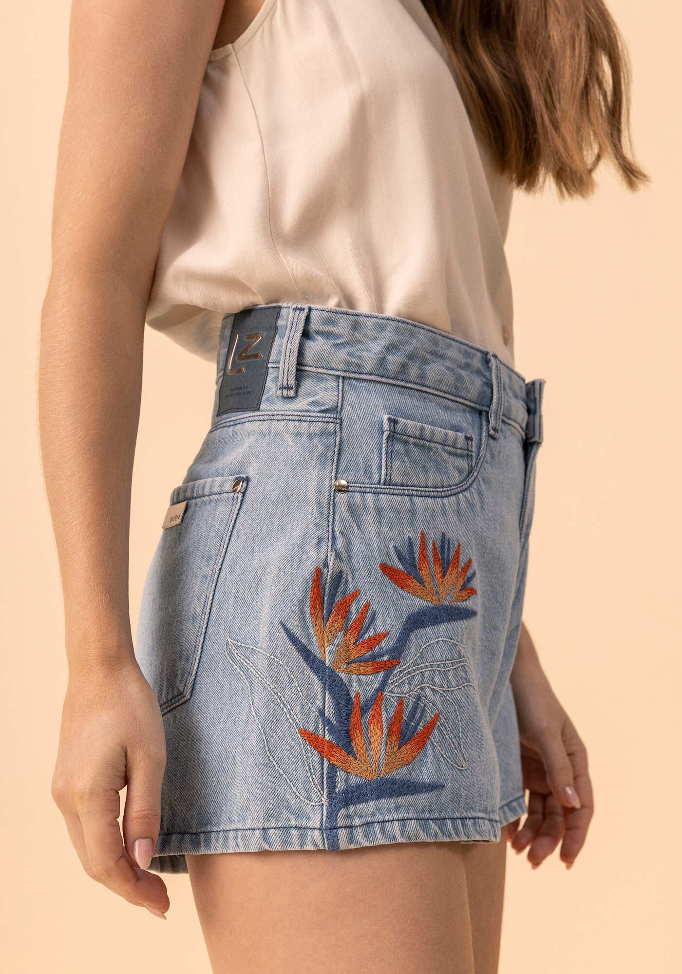 Shorts Jeans De Cintura M&eacute;dia Com Bordados, JEANS, large.