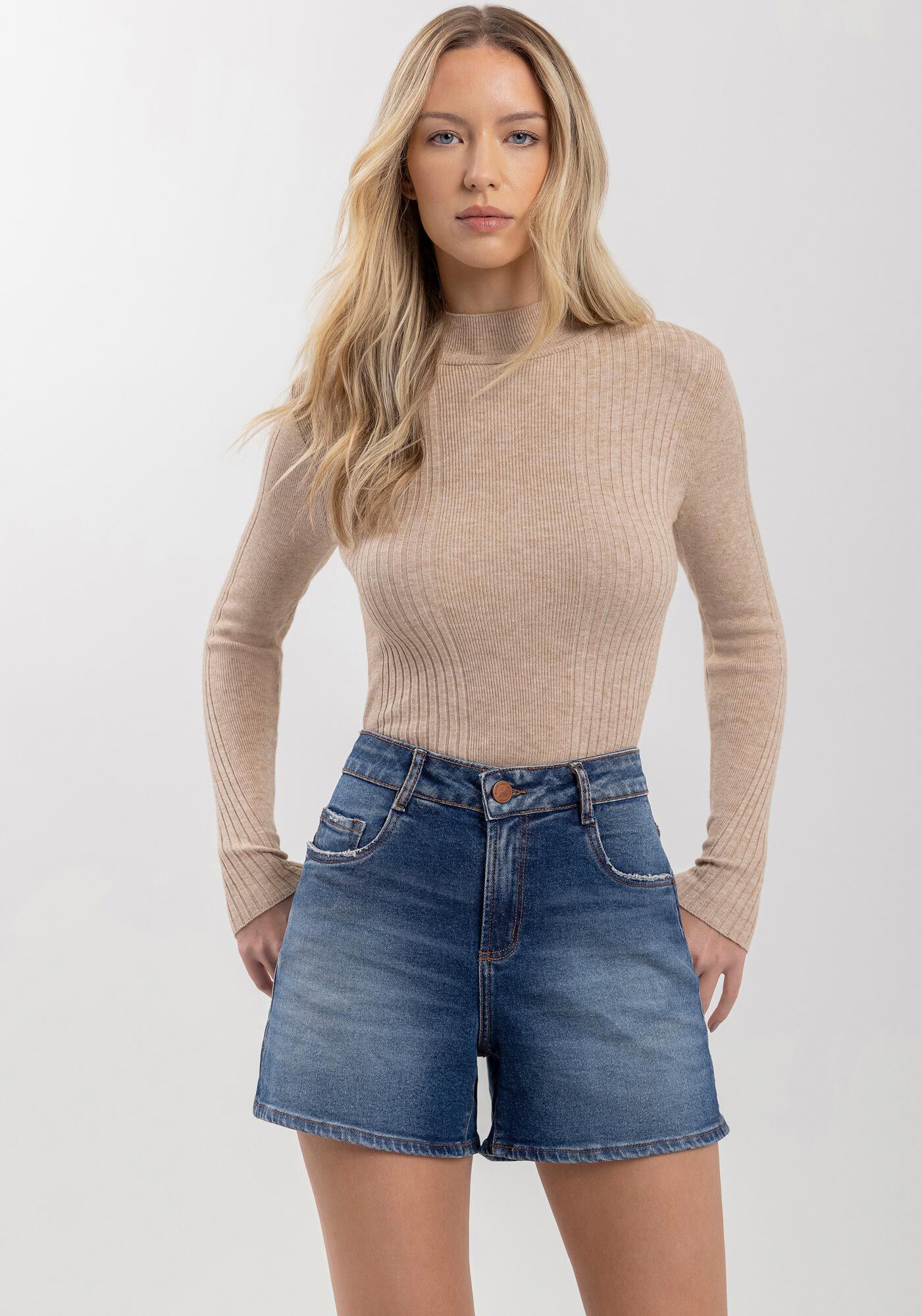 Short Jeans Boyfriend Com Cintura M&eacute;dia E Elastano, , large.