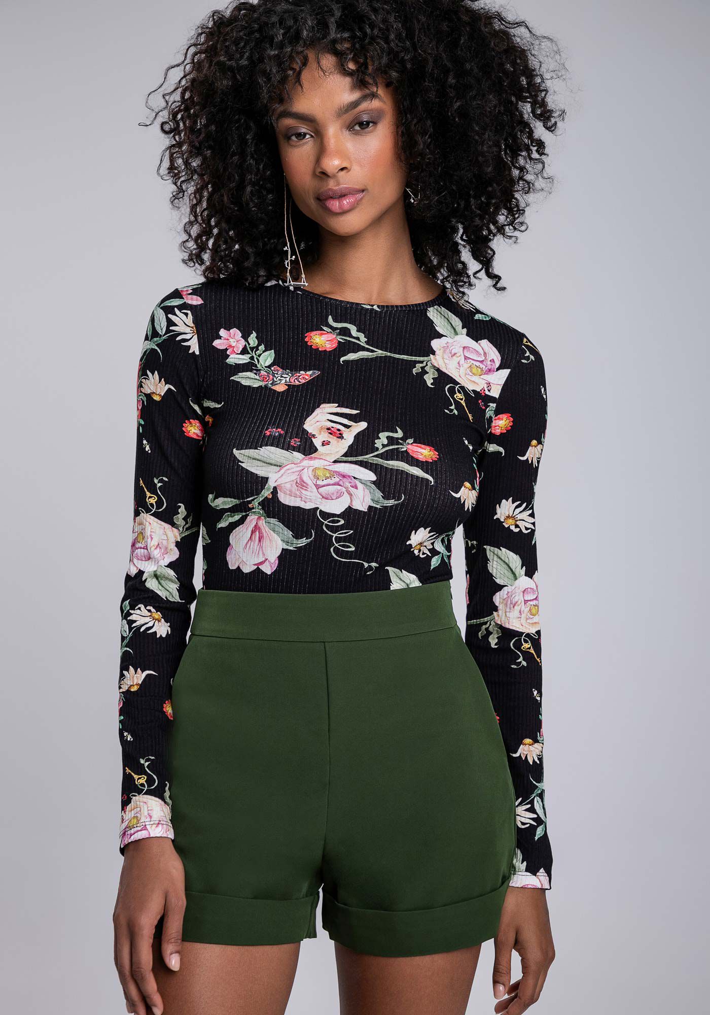 Shorts Cintura Alta Bolsos, VERDE IMENSIDAO, large.