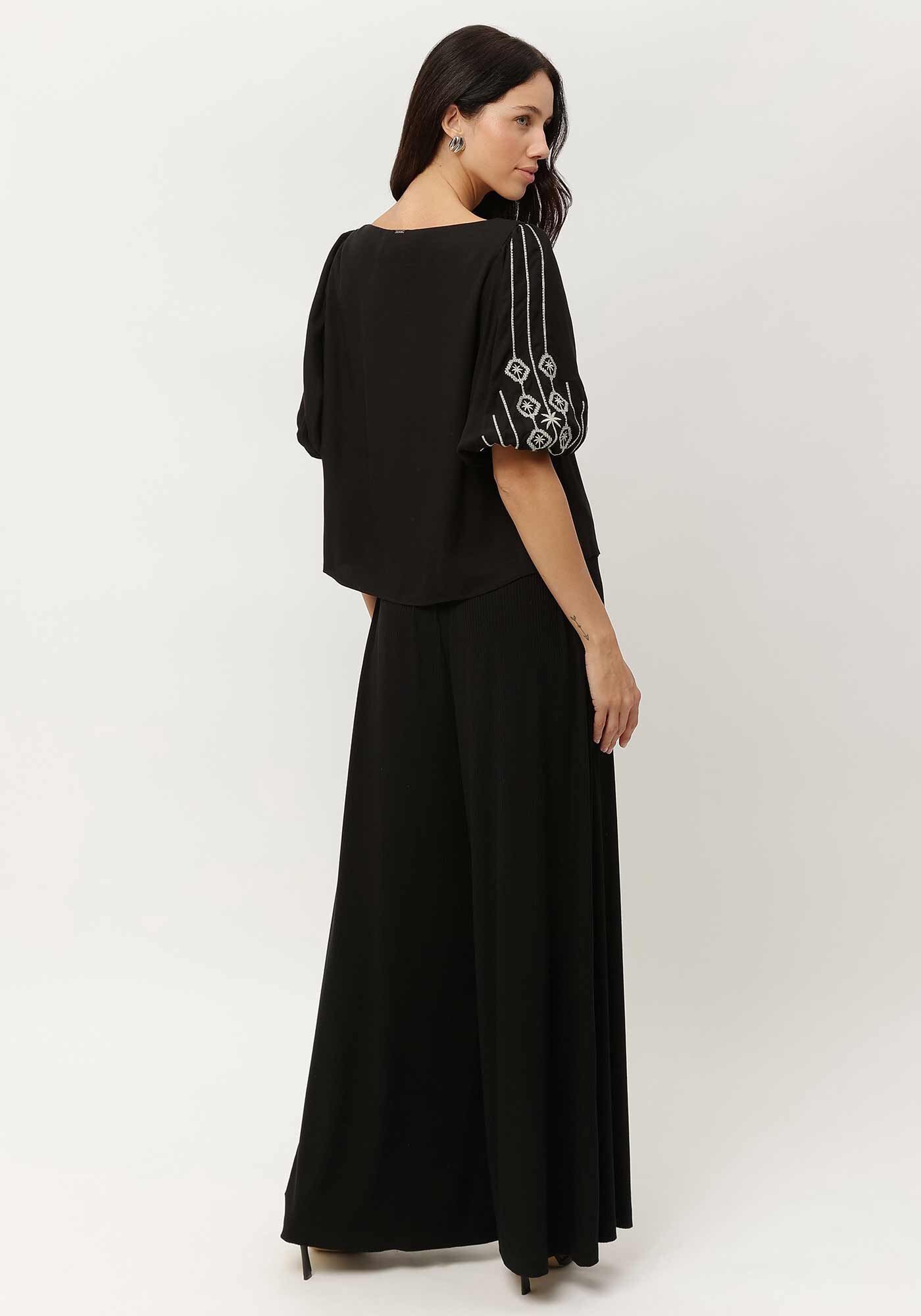 Blusa em Viscose com Manga Bufante Bordada, , large.