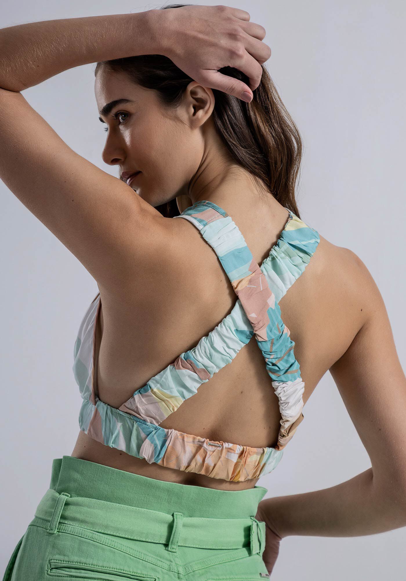 Blusa Cropped em Viscose com Recorte Costas, , large.