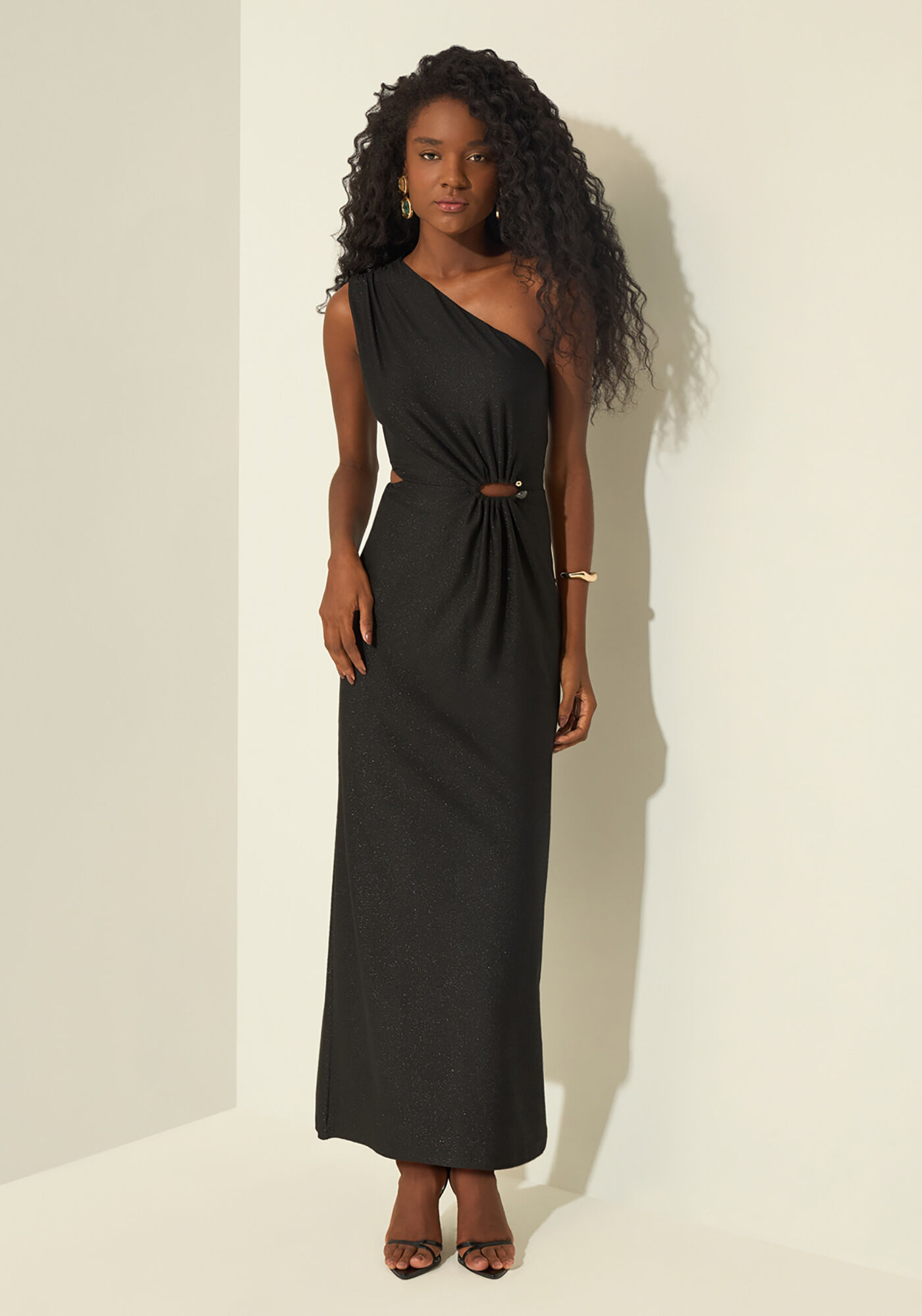 Vestido Longo De Um Ombro S&oacute; Com Recortes E Aviamento, PRETO, large.