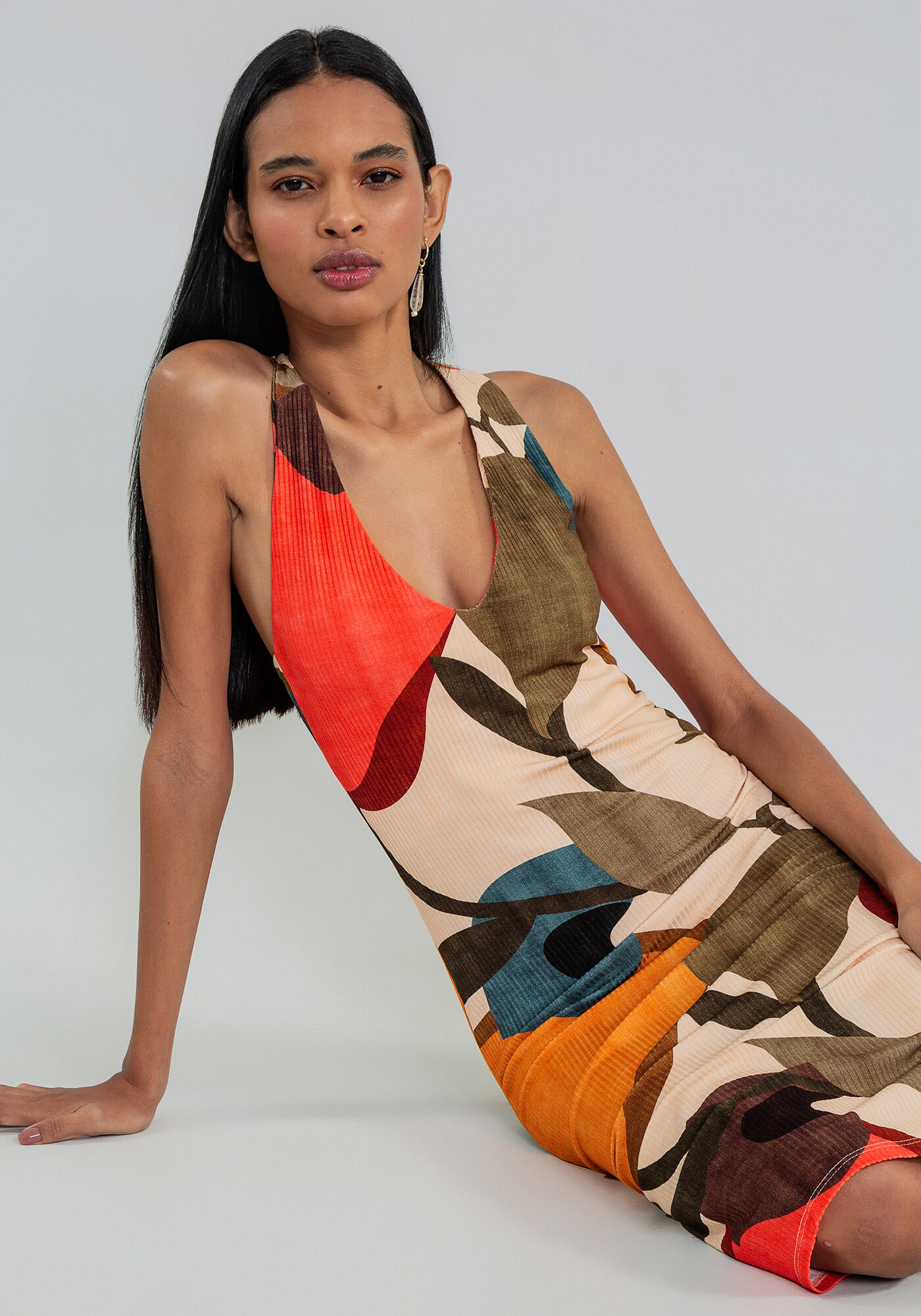 Vestido M&iacute;di Justo Recorte Costas, , large.