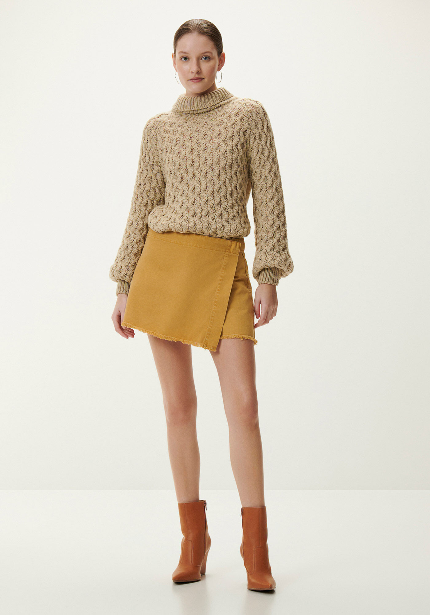 Shorts-Saia Sarja com Cintura Alta, BEGE VEGAS GOLD, large.