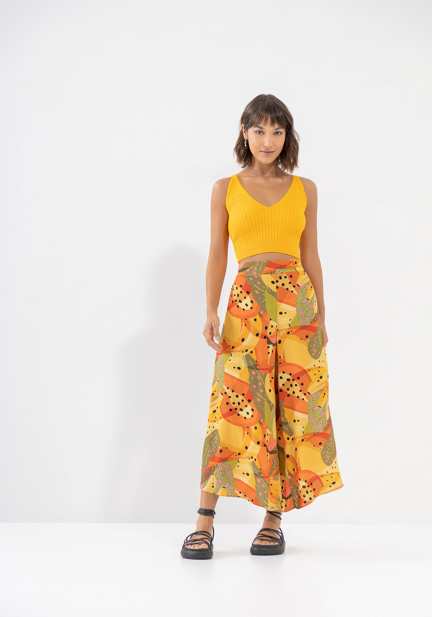 Blusa Cropped em Tric&ocirc; Canelado com Decote V, , large.