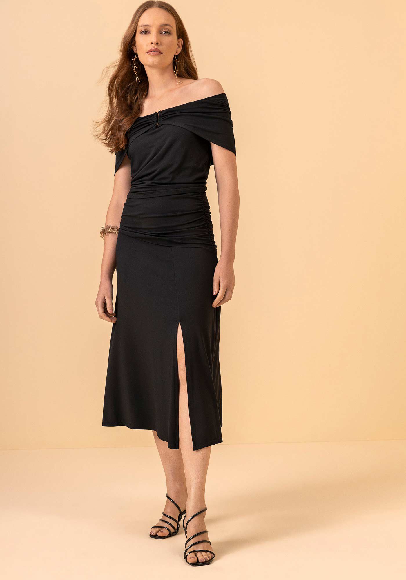 Blusa Ombro A Ombro Com Recorte E Enfeite Metalizado, PRETO, large.