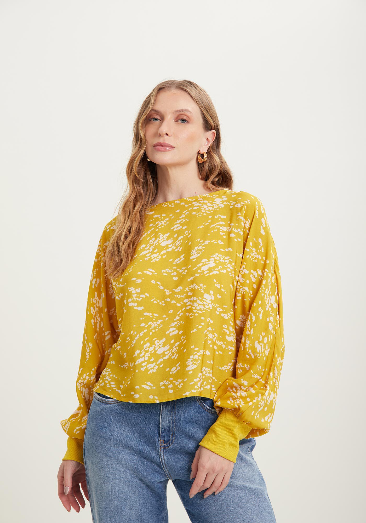 Blusa Estampada Com Mangas Amplas E Punhos Ajustados, , large.