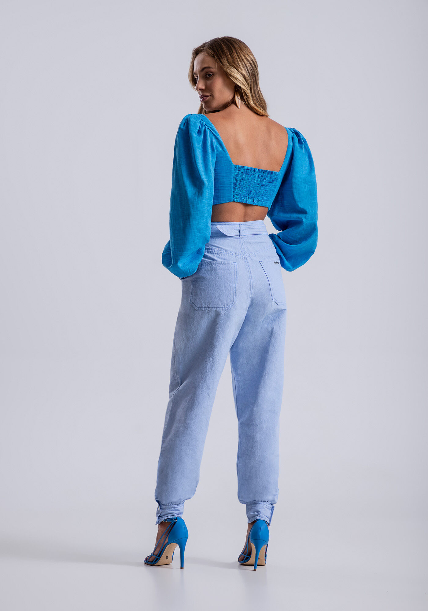 Blusa Cropped em Tecido Thige com Manga Bufante, , large.