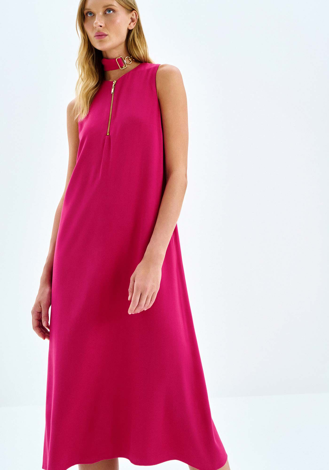 Vestido Midi em Viscose com Z&iacute;per Decote, , large.