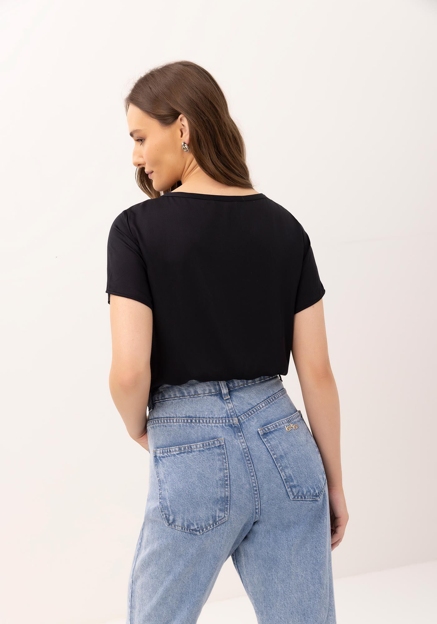 Blusa Manga Curta em Tecido Plano com Strass Decote, , large.