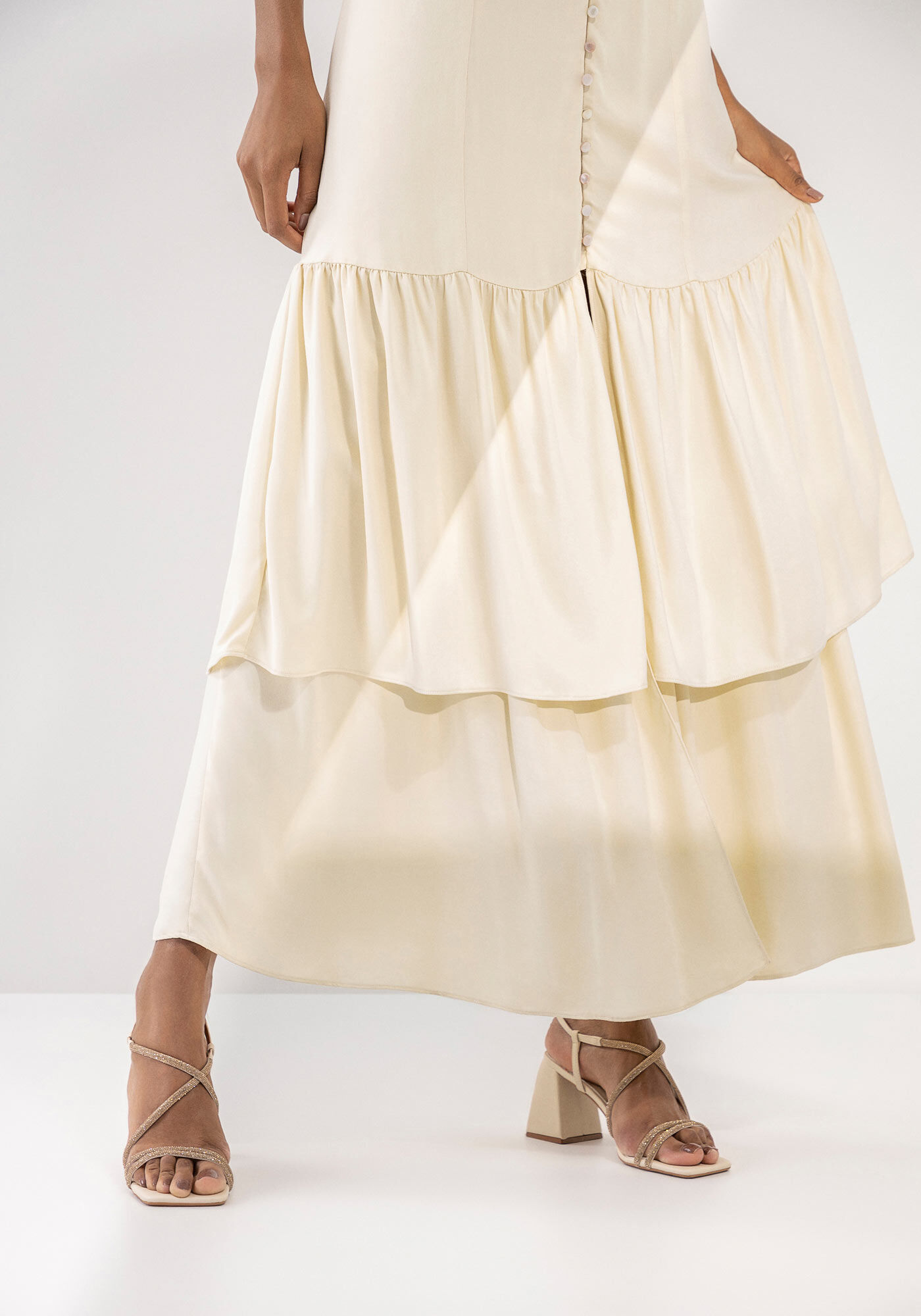 Sand&aacute;lia Salto M&eacute;dio Bloco Flare com Strass, , large.