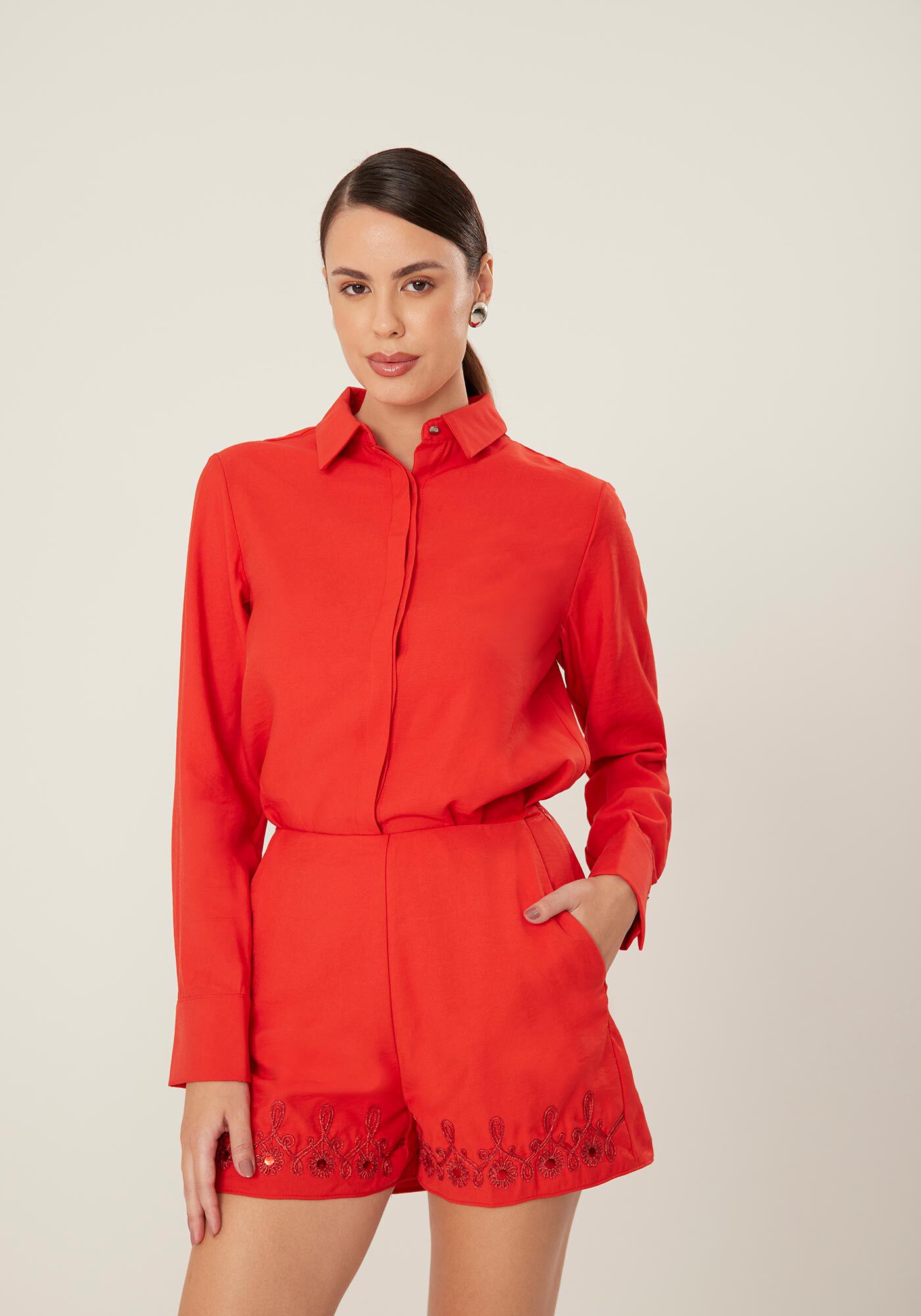 Shorts Alfaiataria Cintura Alta com Bordado Barra, VERMELHO REDDISH, large.