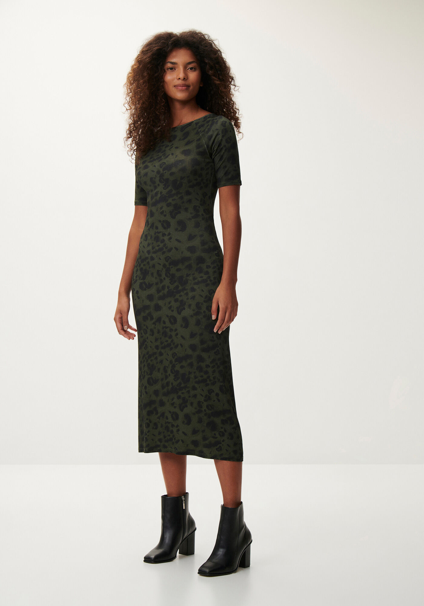 Vestido Midi Estampado com Cut e Detalhe Argola, FOREST, large.